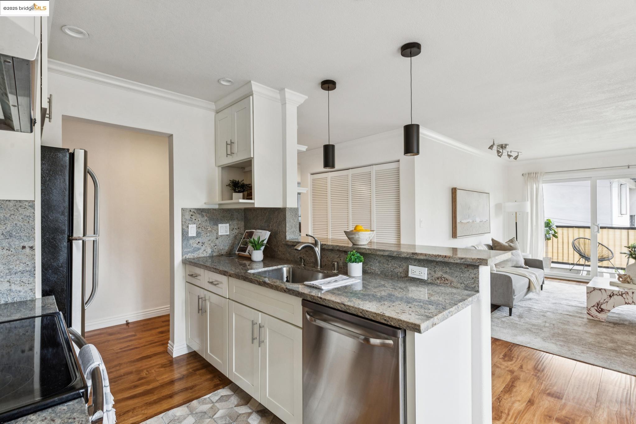 Detail Gallery Image 17 of 43 For 85 Vernon St #216,  Oakland,  CA 94610 - 2 Beds | 2 Baths