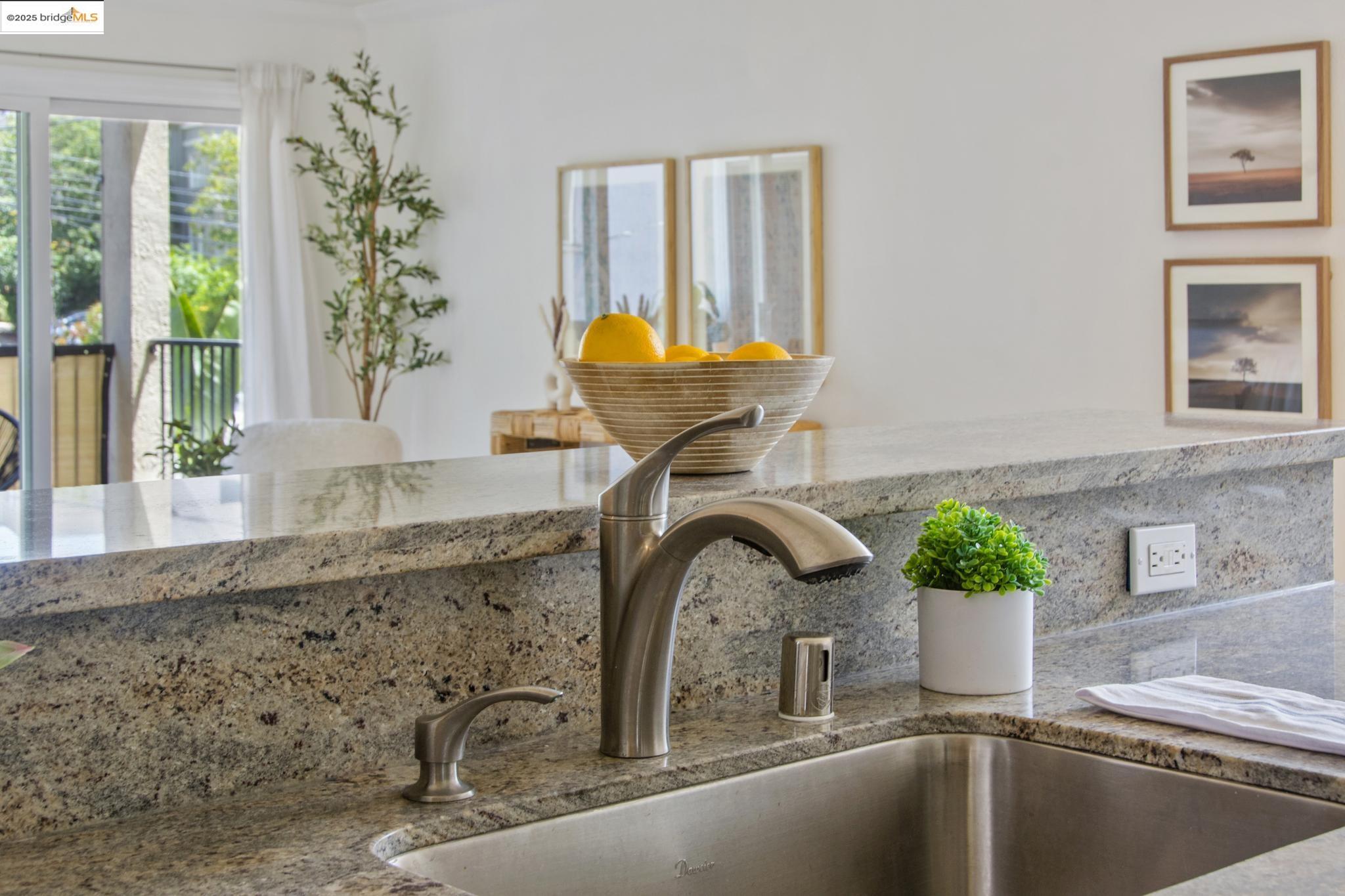 Detail Gallery Image 21 of 43 For 85 Vernon St #216,  Oakland,  CA 94610 - 2 Beds | 2 Baths