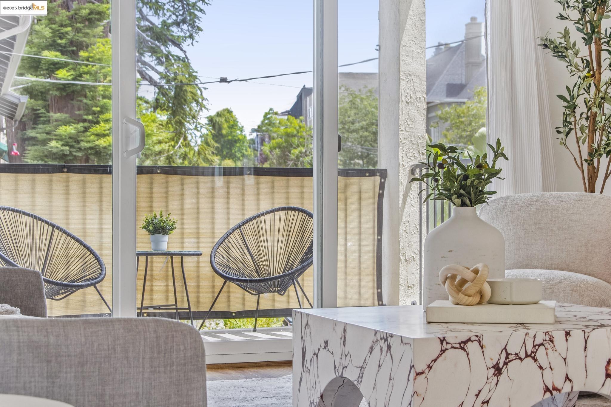 Detail Gallery Image 4 of 43 For 85 Vernon St #216,  Oakland,  CA 94610 - 2 Beds | 2 Baths