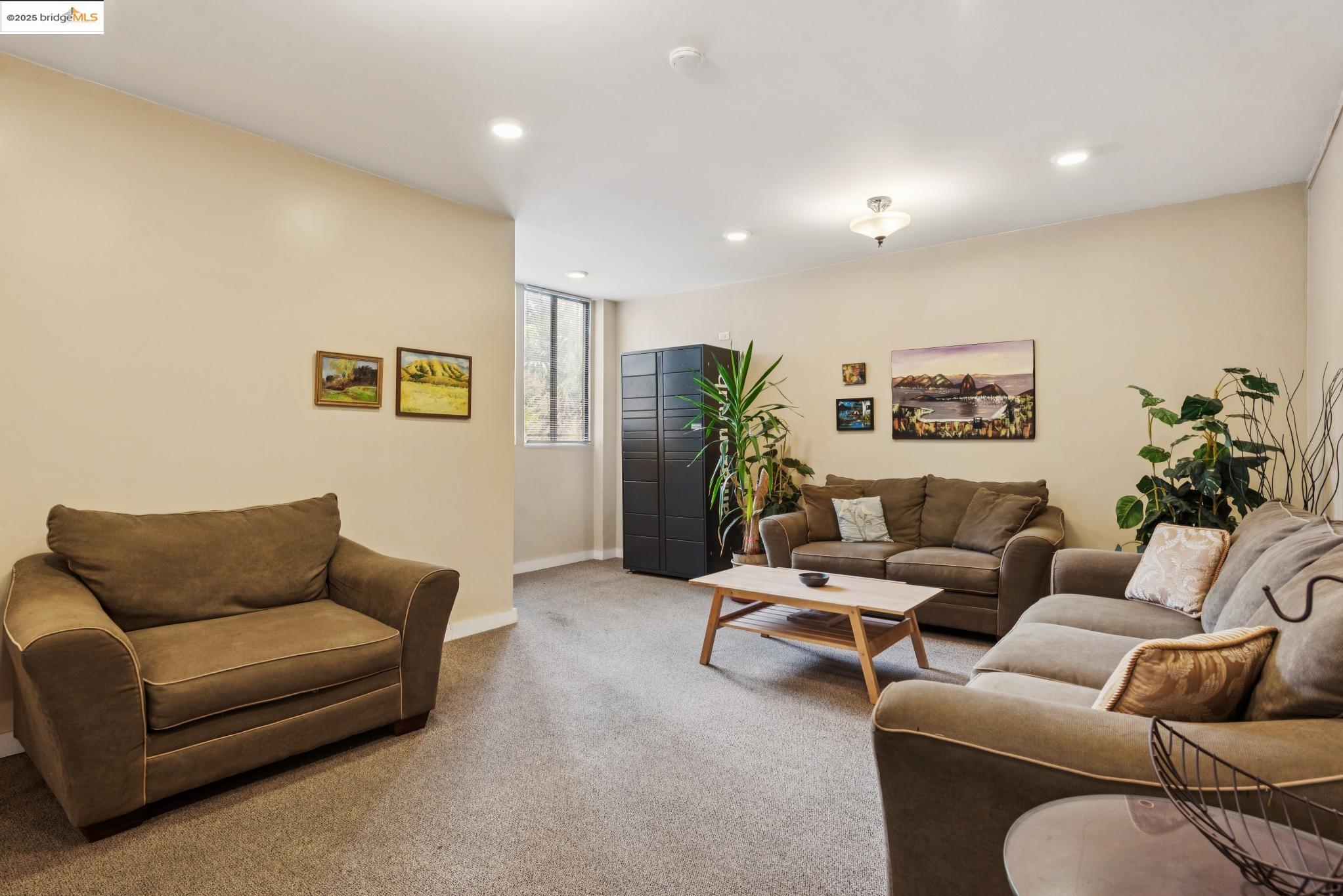 Detail Gallery Image 42 of 43 For 85 Vernon St #216,  Oakland,  CA 94610 - 2 Beds | 2 Baths