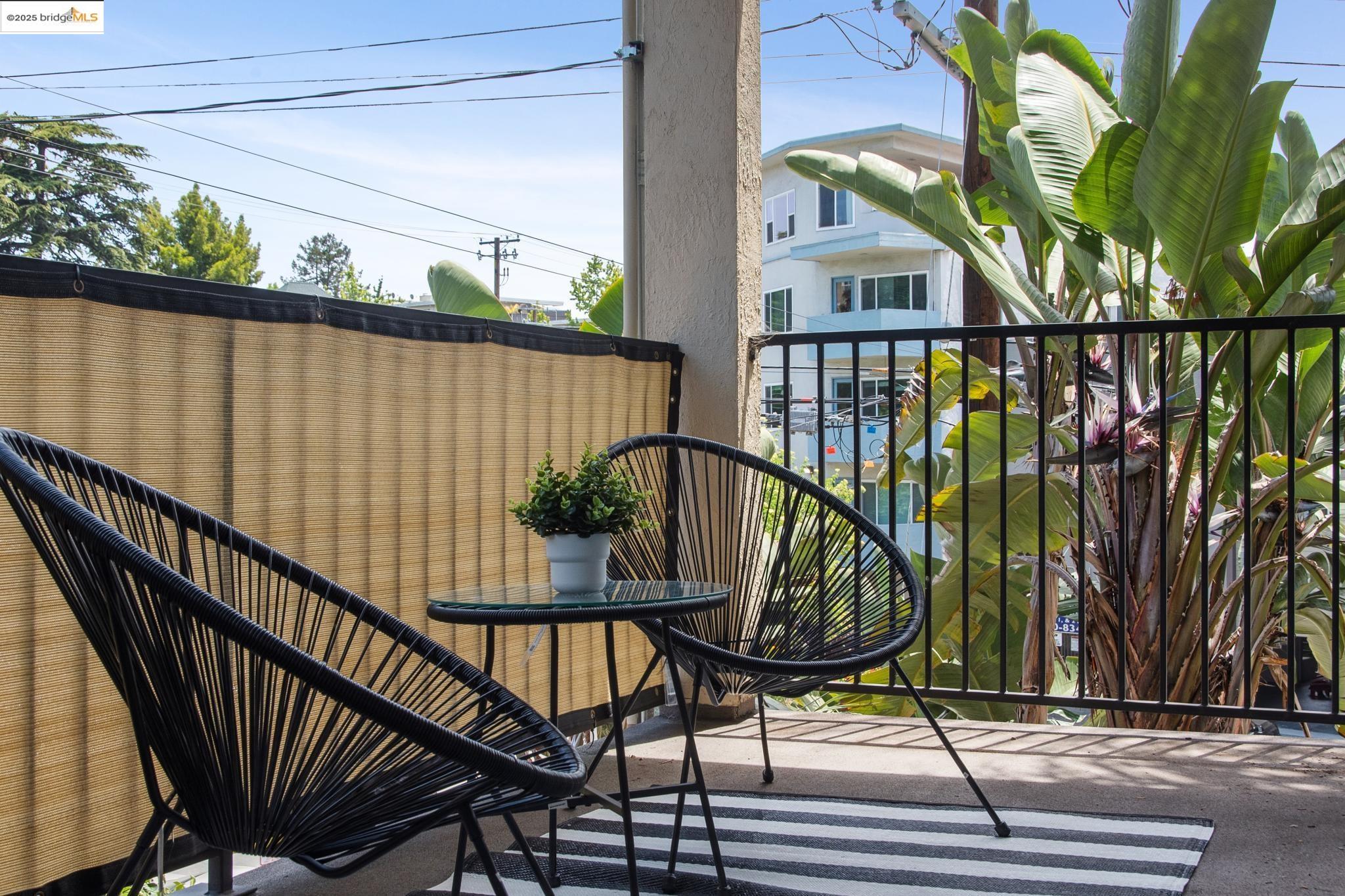Detail Gallery Image 5 of 43 For 85 Vernon St #216,  Oakland,  CA 94610 - 2 Beds | 2 Baths