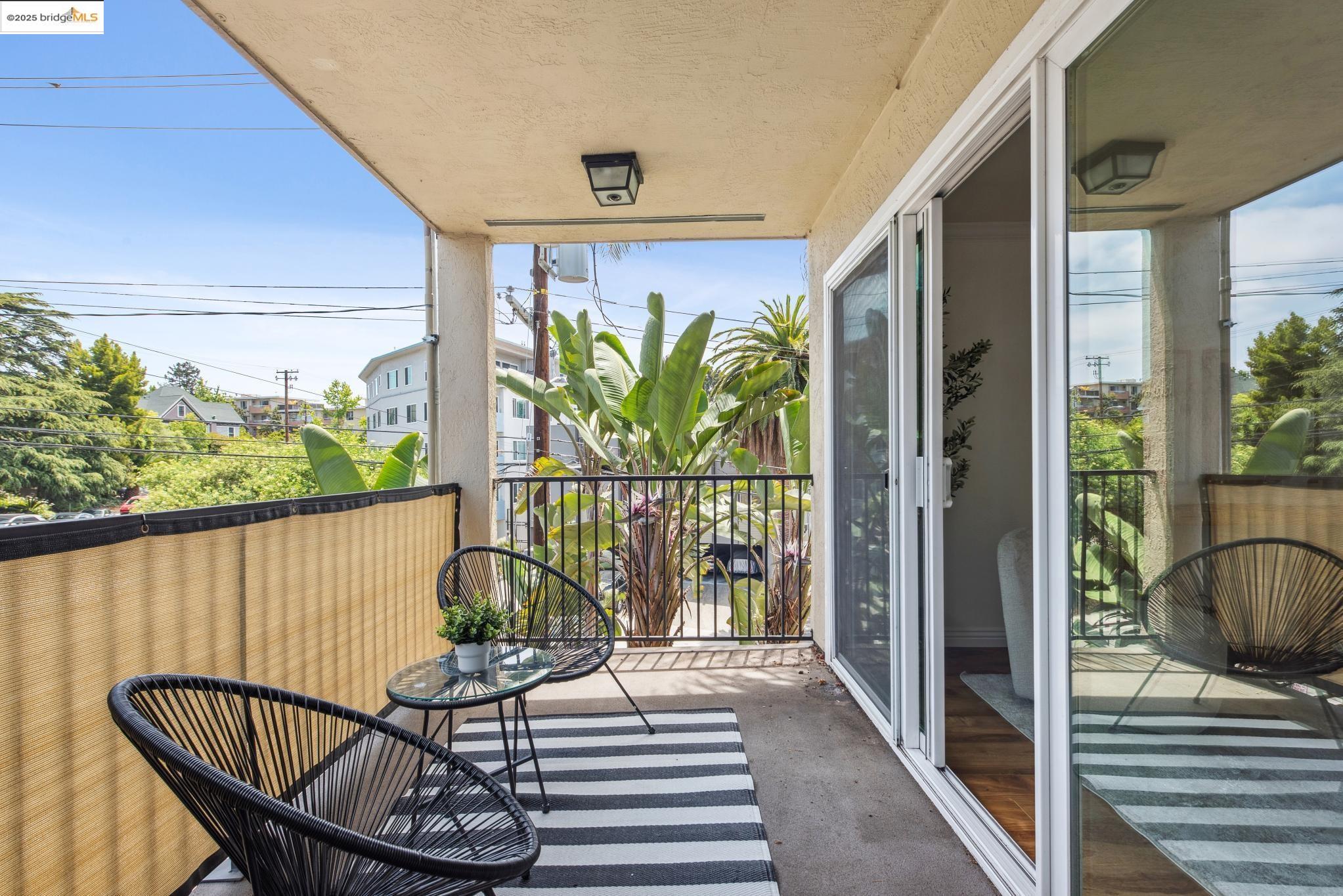 Detail Gallery Image 6 of 43 For 85 Vernon St #216,  Oakland,  CA 94610 - 2 Beds | 2 Baths