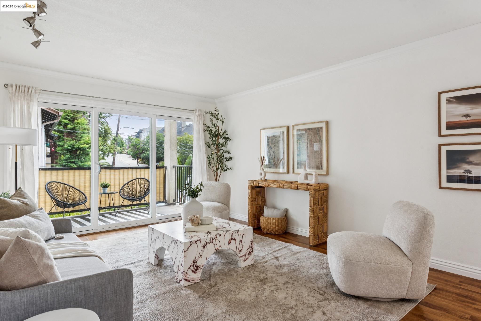 Detail Gallery Image 7 of 43 For 85 Vernon St #216,  Oakland,  CA 94610 - 2 Beds | 2 Baths