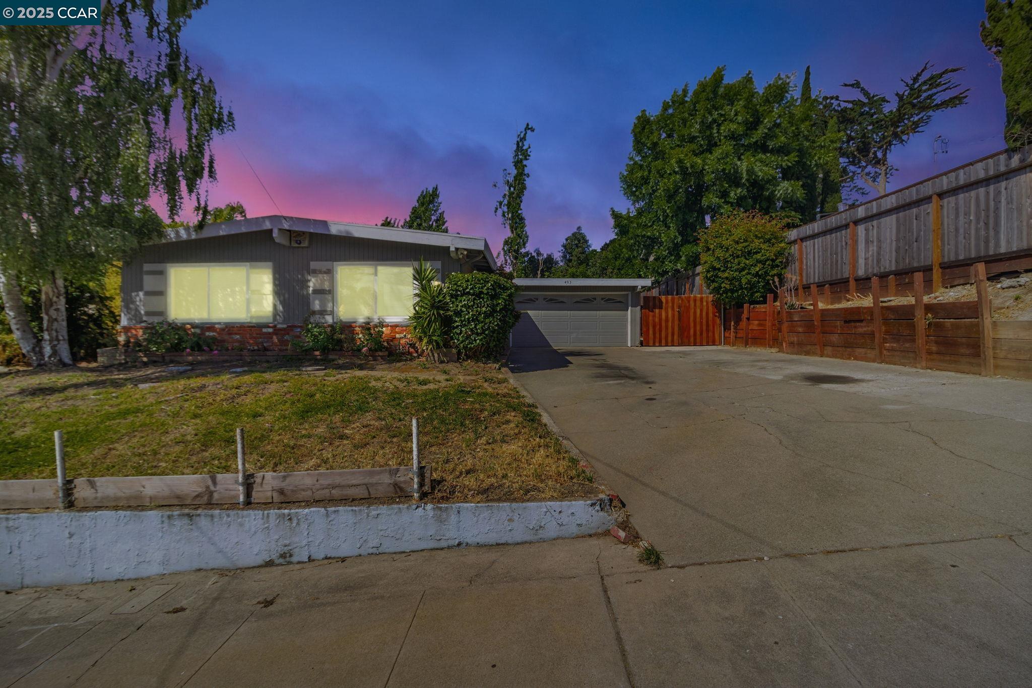 Detail Gallery Image 1 of 1 For 493 Pebble, El Sobrante,  CA 94803 - 3 Beds | 2 Baths