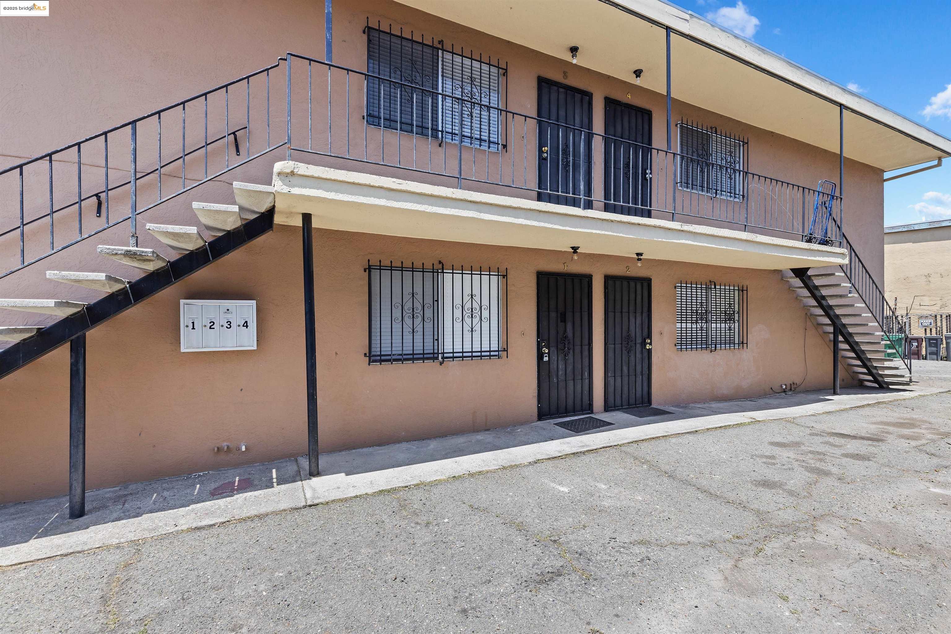 Detail Gallery Image 2 of 26 For 9918 Walnut St, Oakland,  CA 94603 - – Beds | – Baths