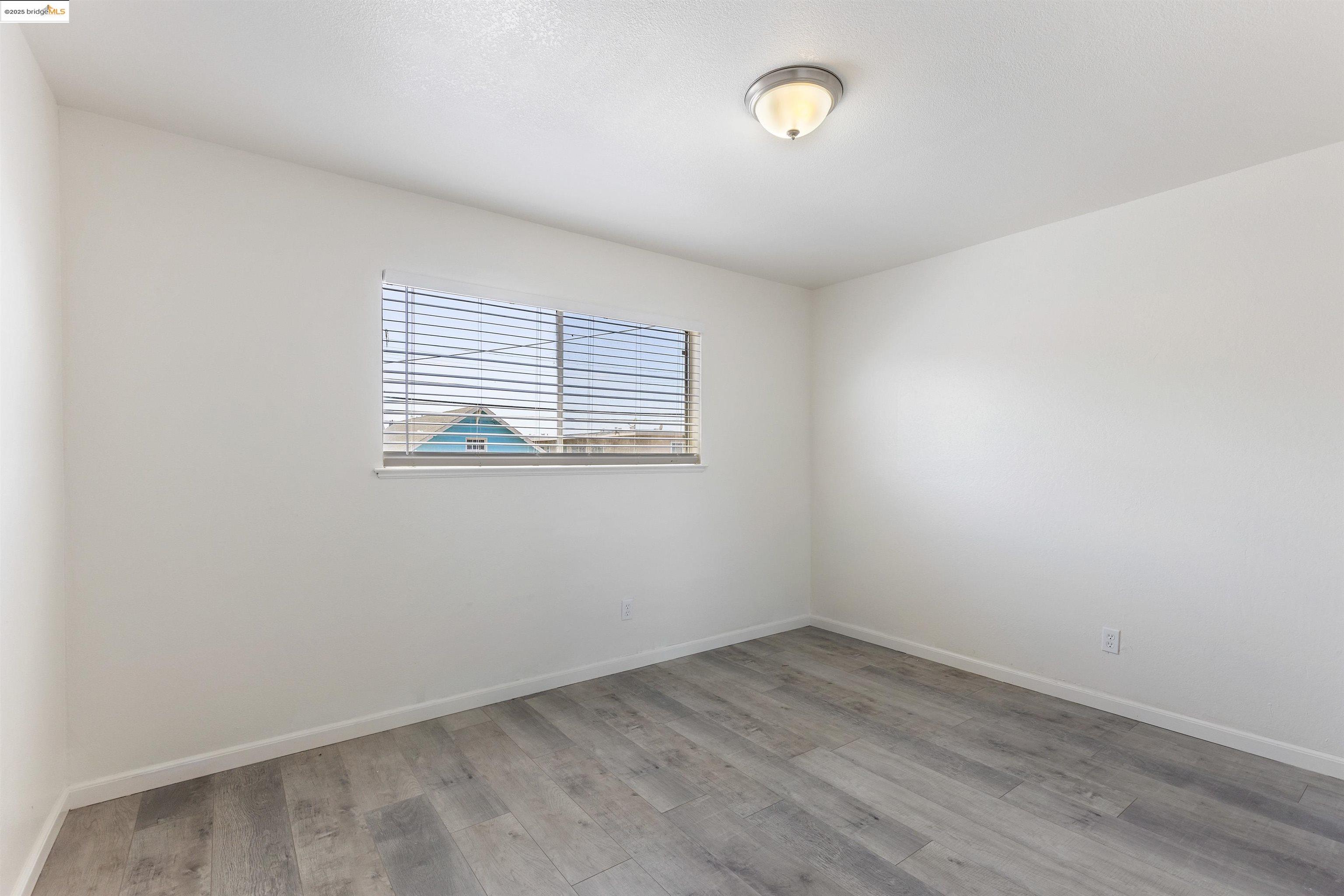 Detail Gallery Image 13 of 26 For 9918 Walnut St, Oakland,  CA 94603 - – Beds | – Baths