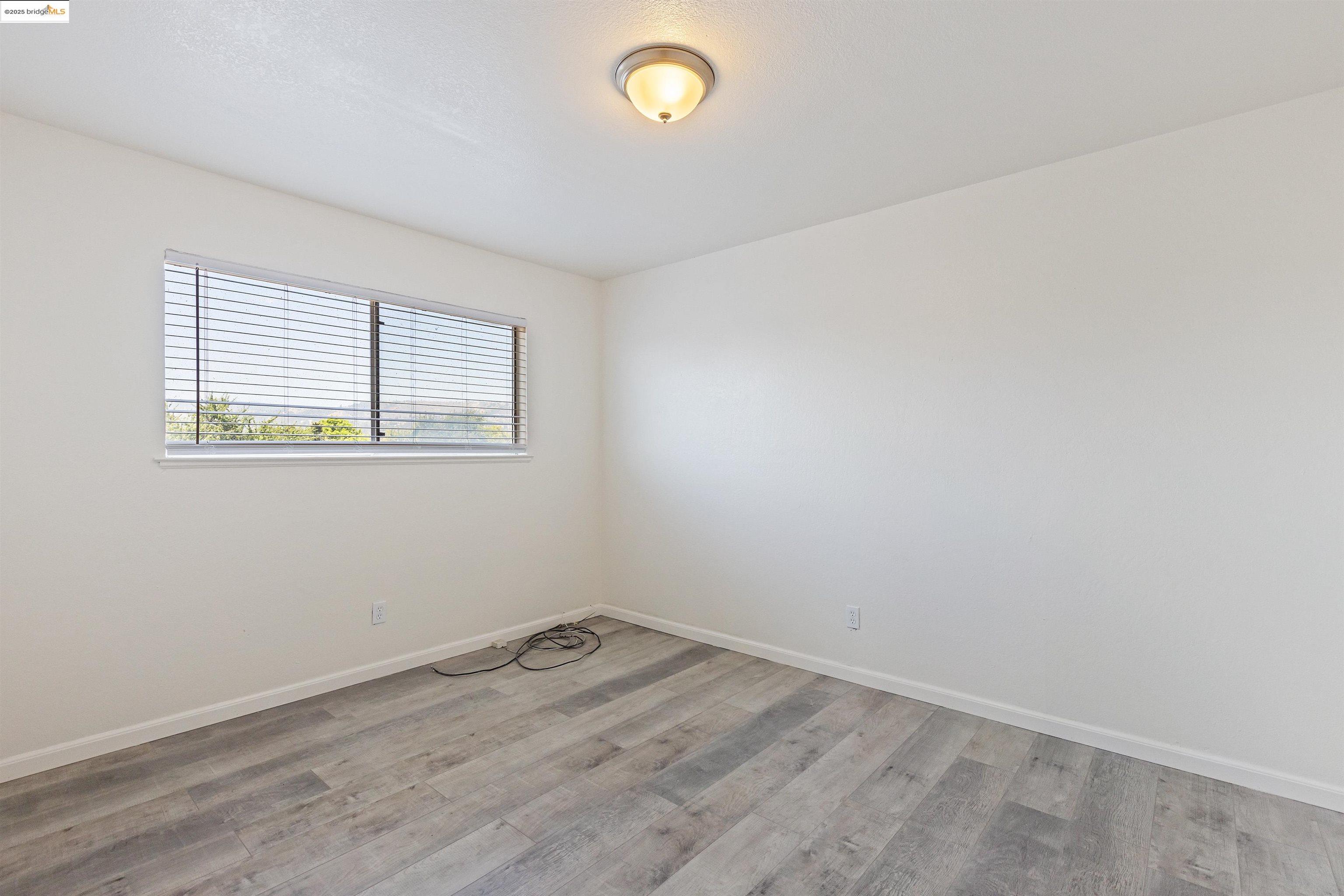 Detail Gallery Image 15 of 26 For 9918 Walnut St, Oakland,  CA 94603 - – Beds | – Baths