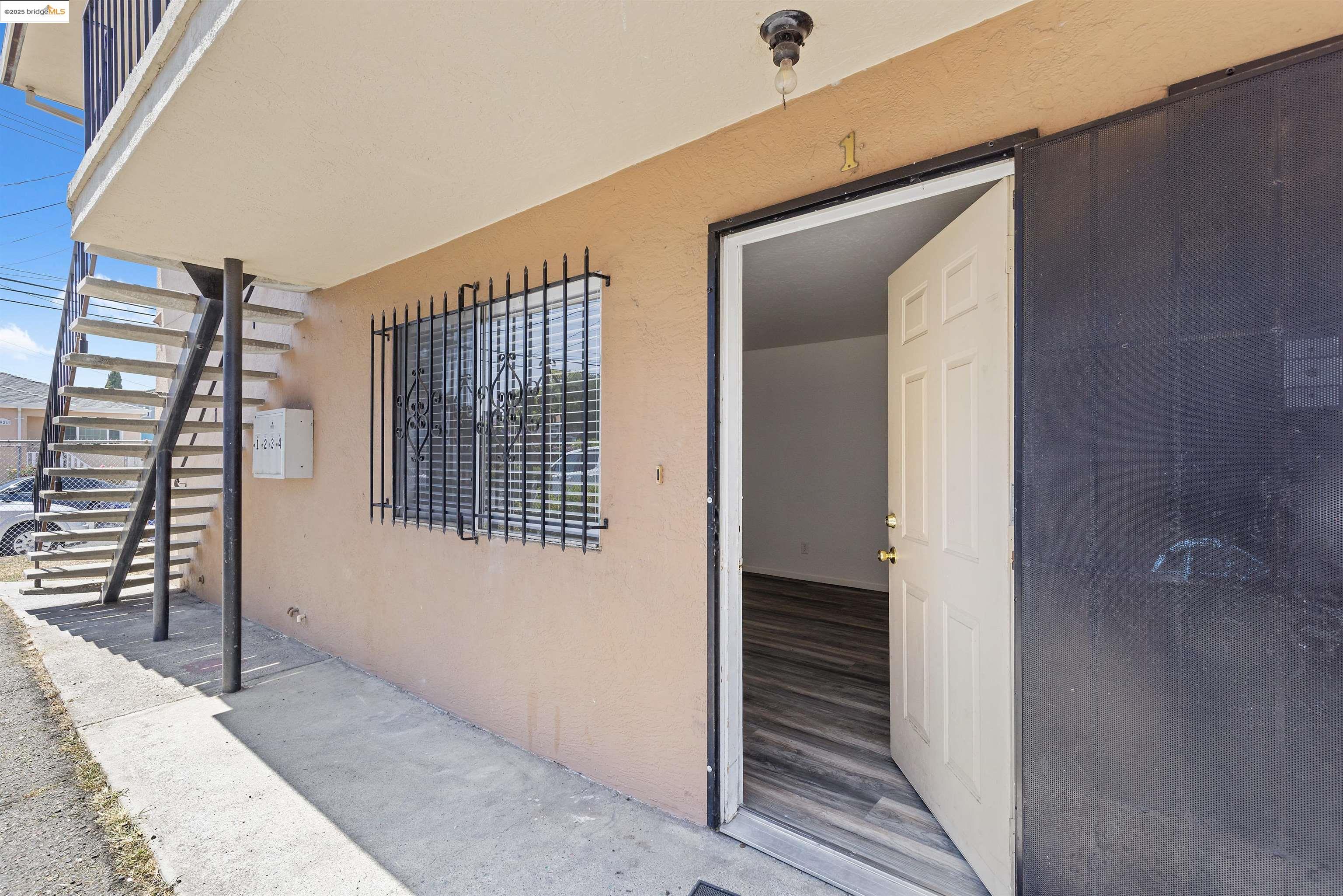 Detail Gallery Image 16 of 26 For 9918 Walnut St, Oakland,  CA 94603 - – Beds | – Baths