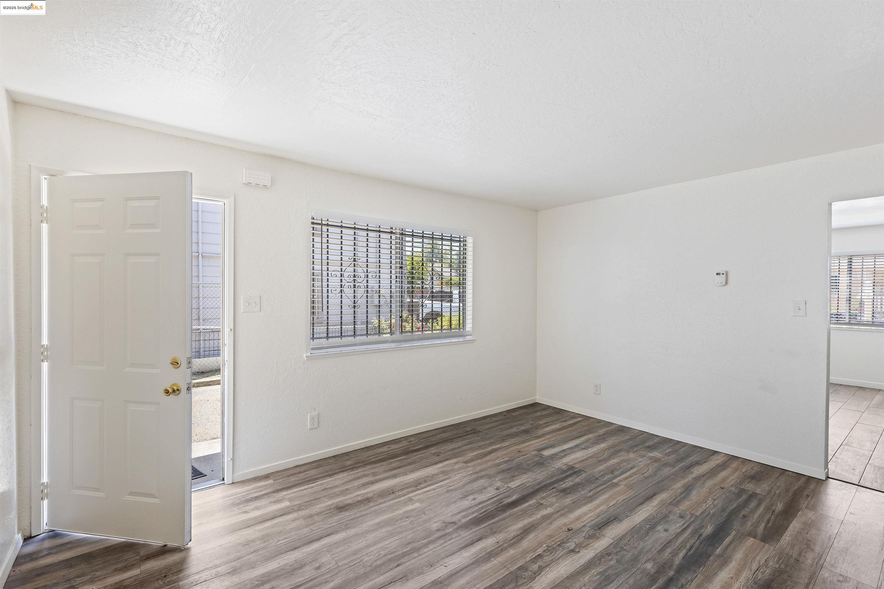 Detail Gallery Image 17 of 26 For 9918 Walnut St, Oakland,  CA 94603 - – Beds | – Baths
