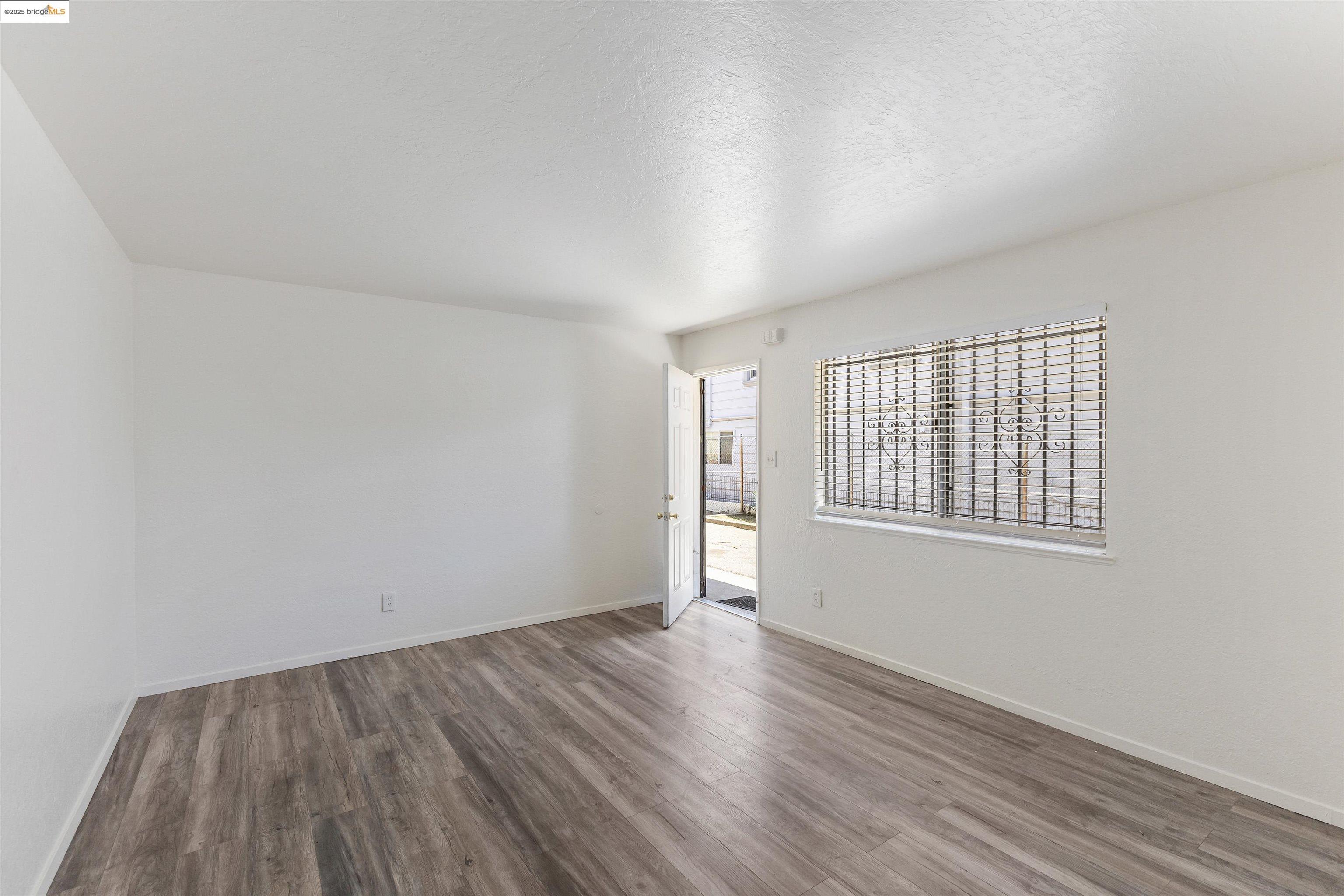 Detail Gallery Image 18 of 26 For 9918 Walnut St, Oakland,  CA 94603 - – Beds | – Baths