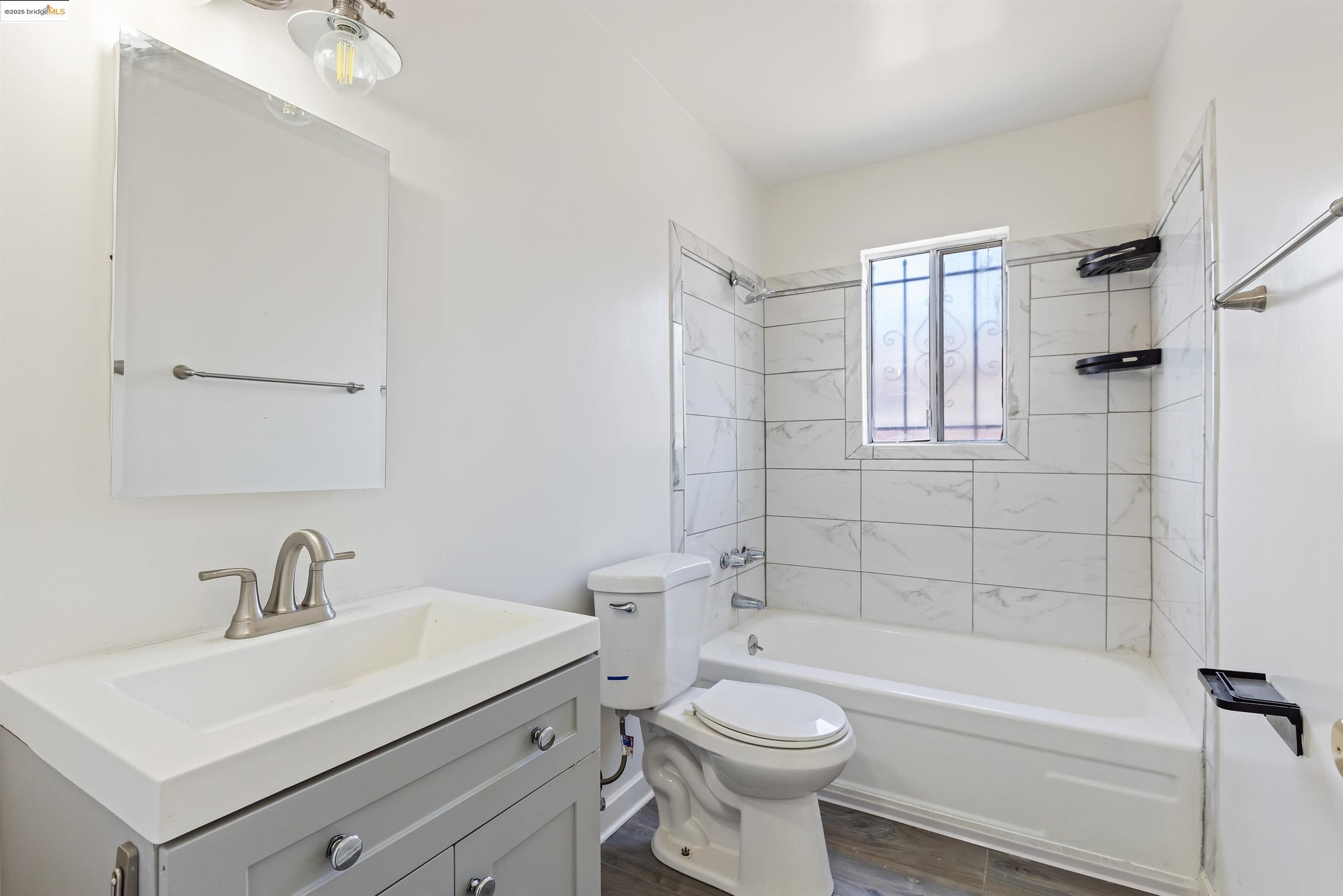 Detail Gallery Image 22 of 26 For 9918 Walnut St, Oakland,  CA 94603 - – Beds | – Baths