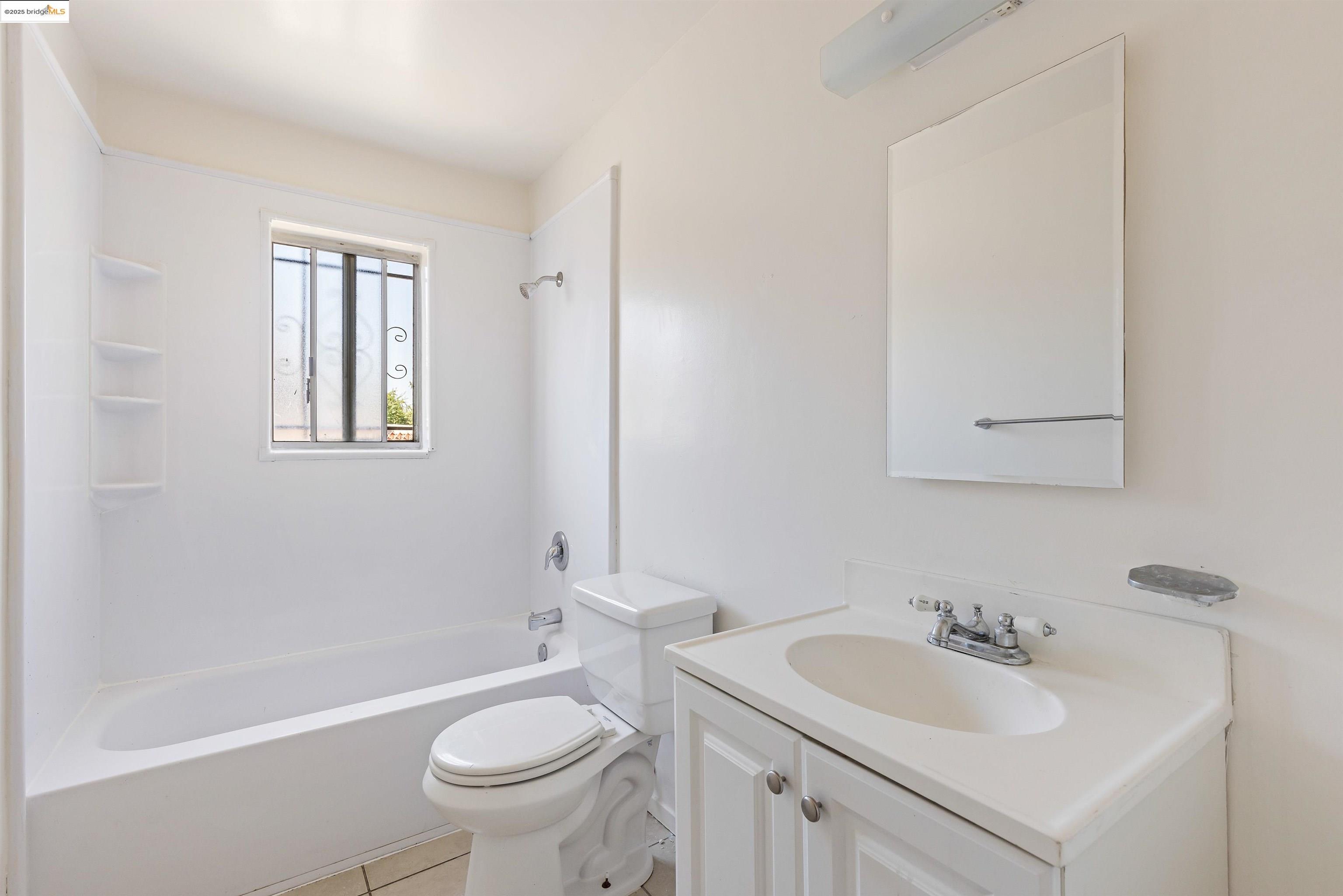 Detail Gallery Image 6 of 26 For 9918 Walnut St, Oakland,  CA 94603 - – Beds | – Baths