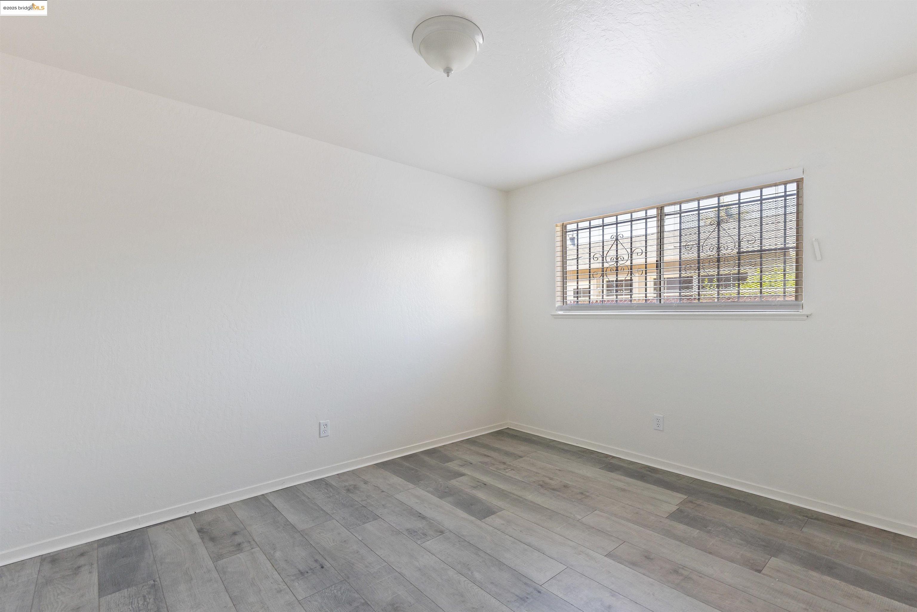 Detail Gallery Image 7 of 26 For 9918 Walnut St, Oakland,  CA 94603 - – Beds | – Baths