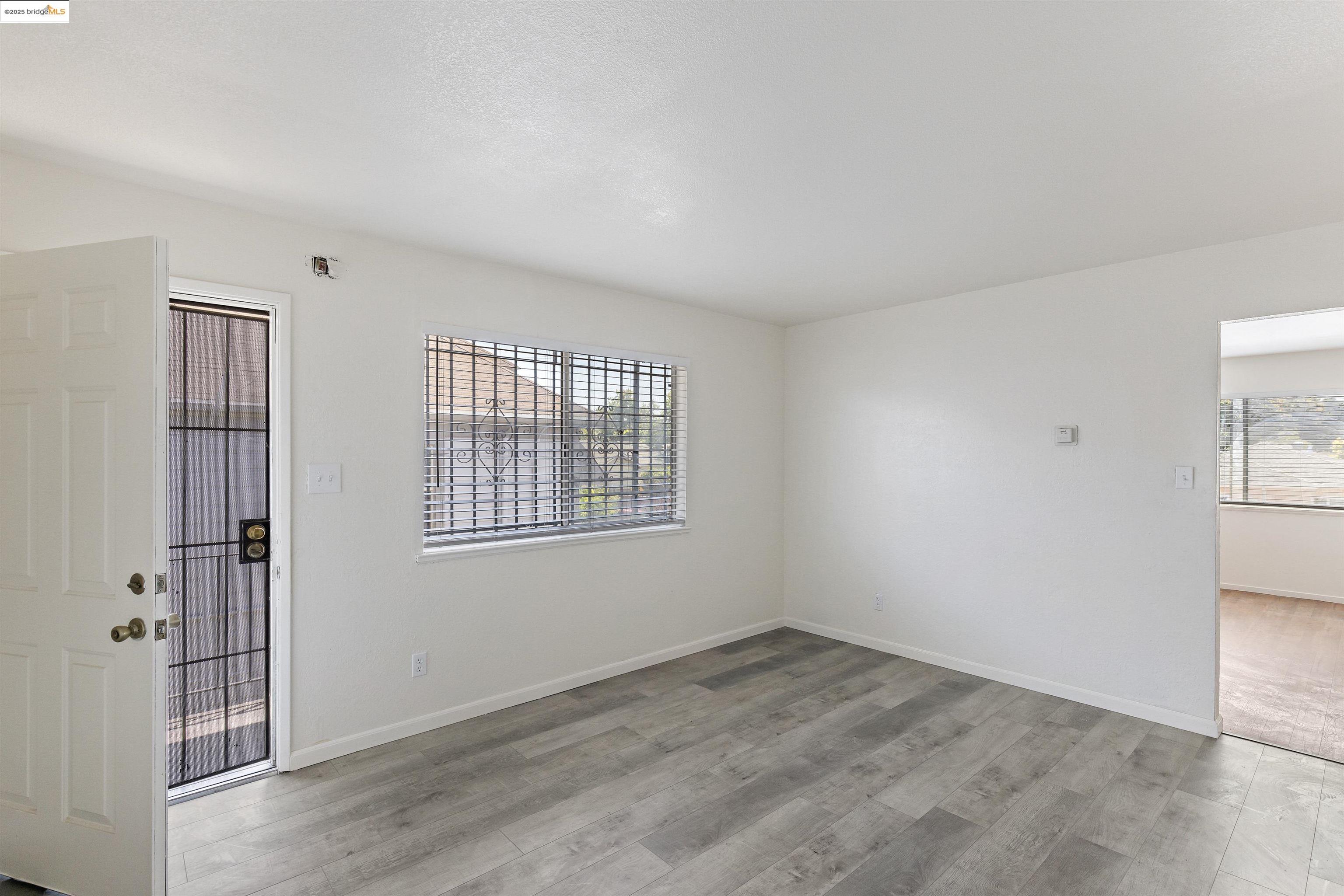 Detail Gallery Image 9 of 26 For 9918 Walnut St, Oakland,  CA 94603 - – Beds | – Baths