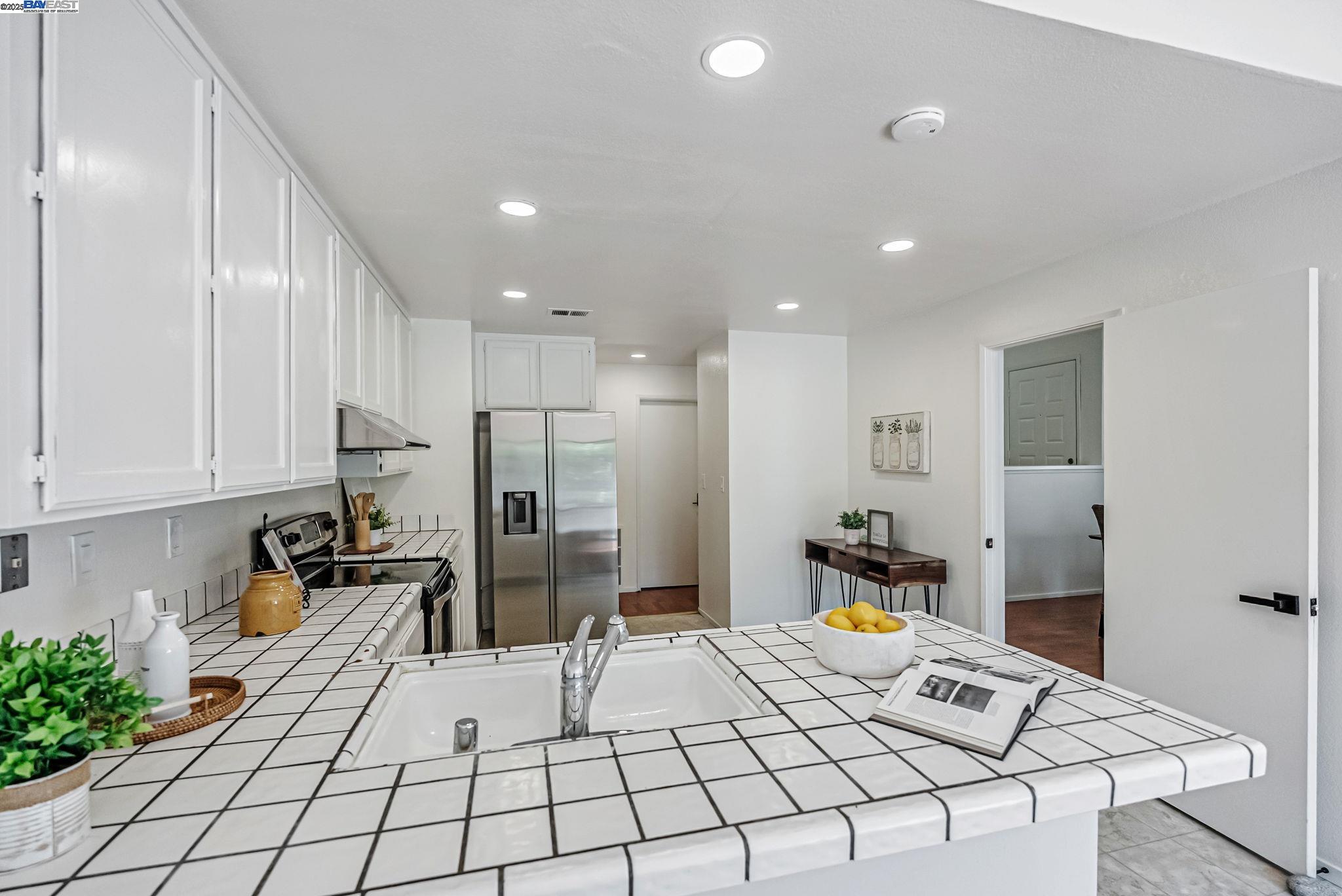 34722 Siward Drive, Fremont, California 94555, 4 Bedrooms Bedrooms, 7 Rooms Rooms,2 BathroomsBathrooms,Residential,For Sale,34722 Siward Drive,41101310