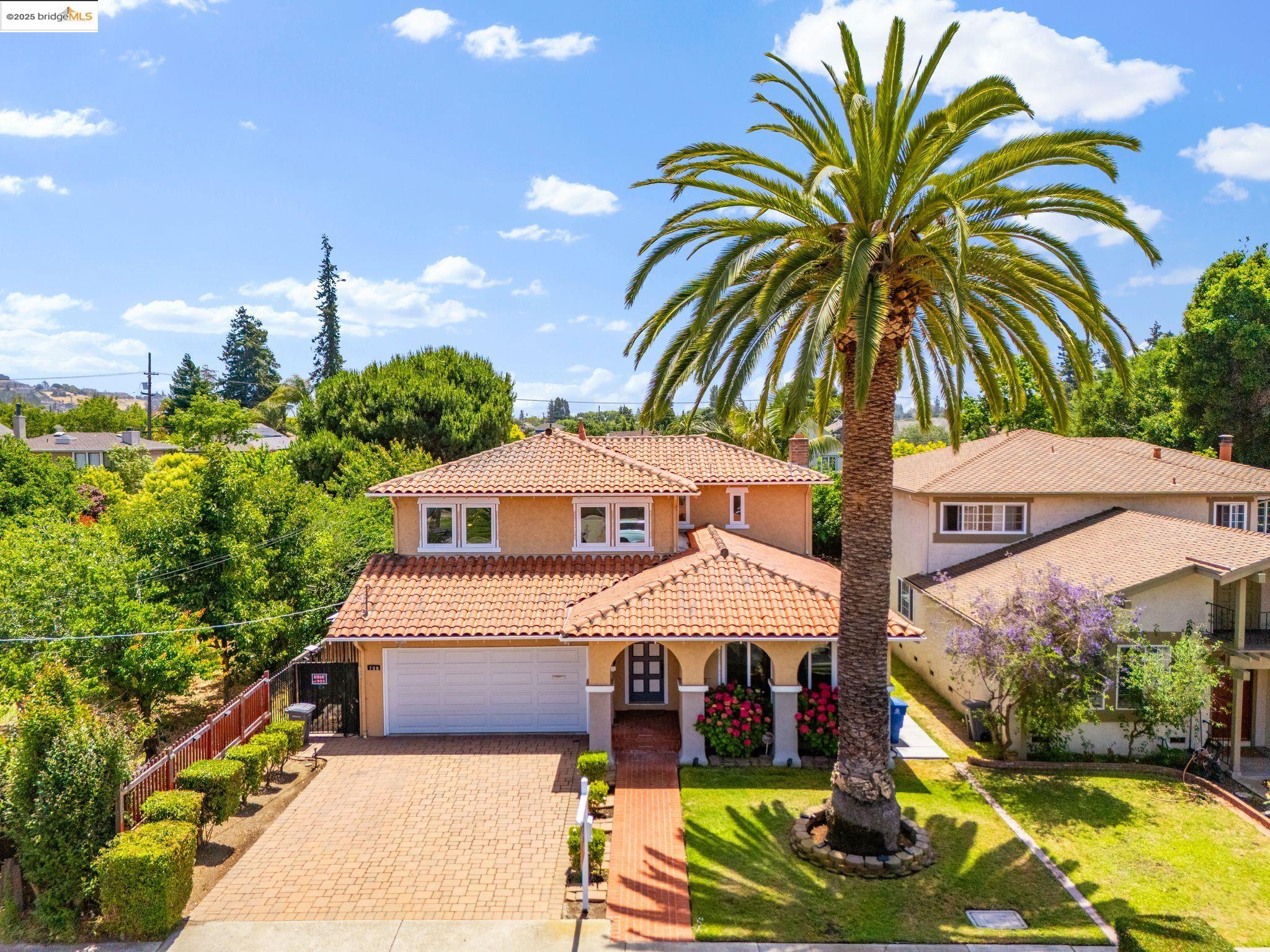 Detail Gallery Image 1 of 1 For 739 Estudillo Ave, San Leandro,  CA 94577 - 4 Beds | 2/1 Baths