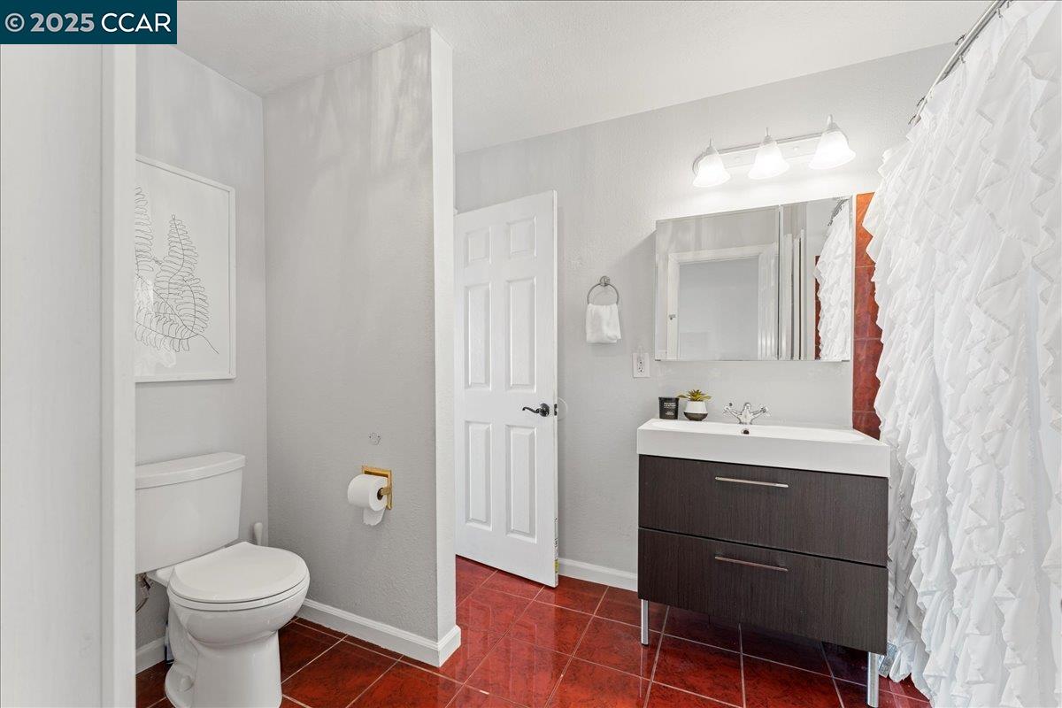 Detail Gallery Image 16 of 59 For 16543 Hannah Dr, San Leandro,  CA 94578 - 4 Beds | 2 Baths