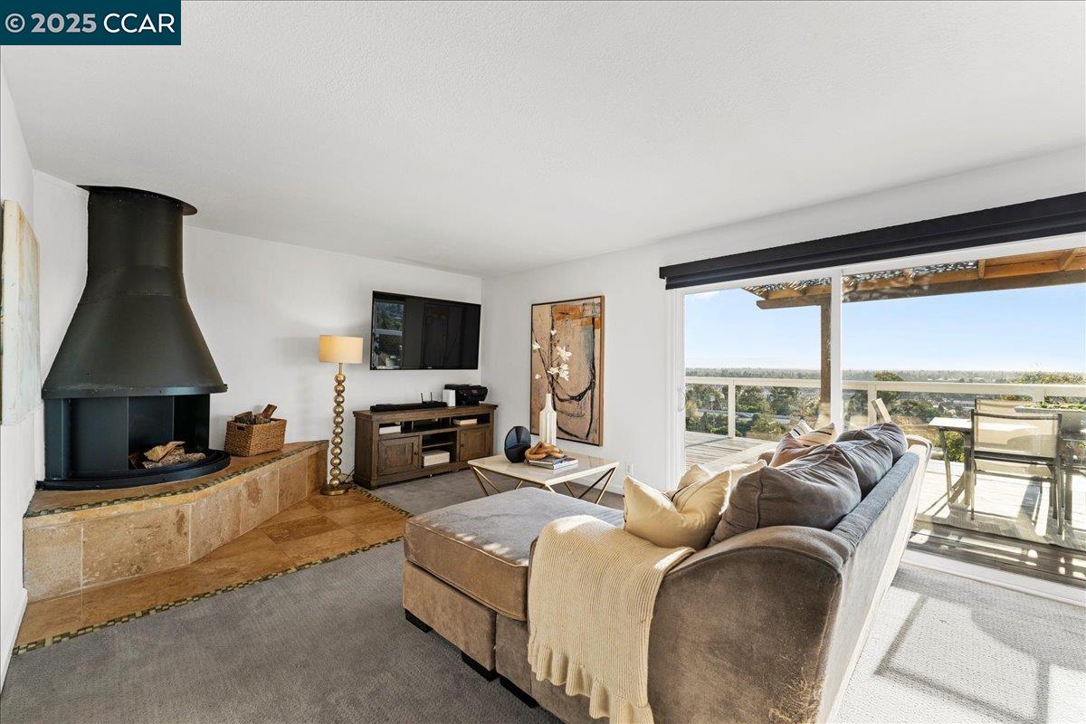 Detail Gallery Image 3 of 59 For 16543 Hannah Dr, San Leandro,  CA 94578 - 4 Beds | 2 Baths
