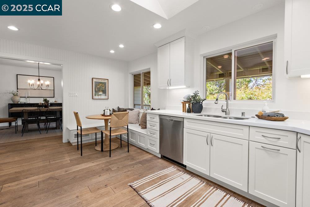 Detail Gallery Image 13 of 35 For 1071 Serrano Ct, Lafayette,  CA 94549 - 4 Beds | 2/2 Baths