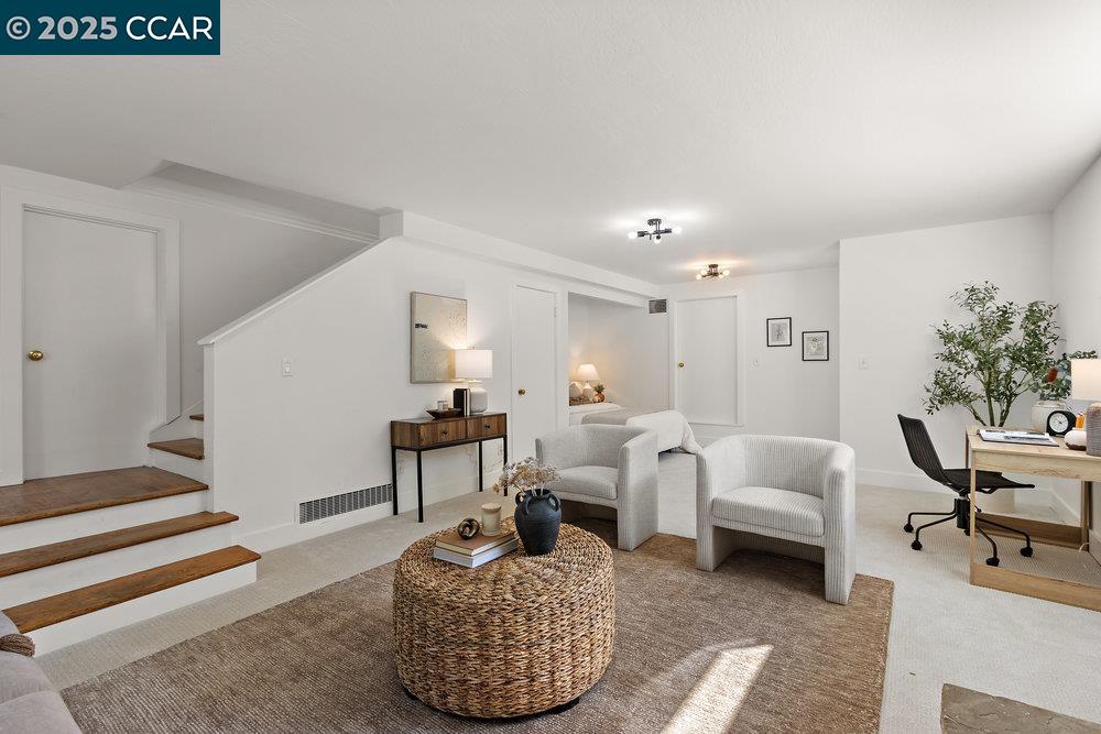 Detail Gallery Image 20 of 35 For 1071 Serrano Ct, Lafayette,  CA 94549 - 4 Beds | 2/2 Baths