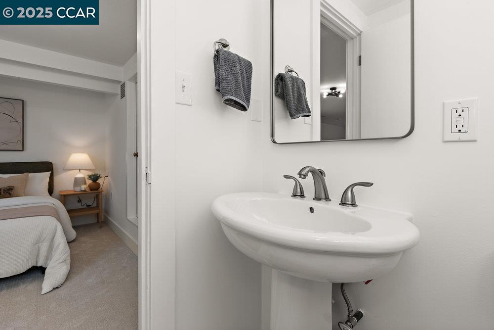 Detail Gallery Image 22 of 35 For 1071 Serrano Ct, Lafayette,  CA 94549 - 4 Beds | 2/2 Baths