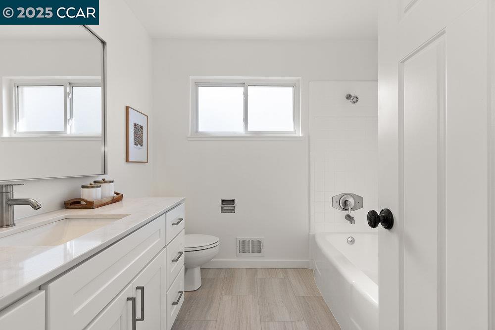Detail Gallery Image 26 of 35 For 1071 Serrano Ct, Lafayette,  CA 94549 - 4 Beds | 2/2 Baths