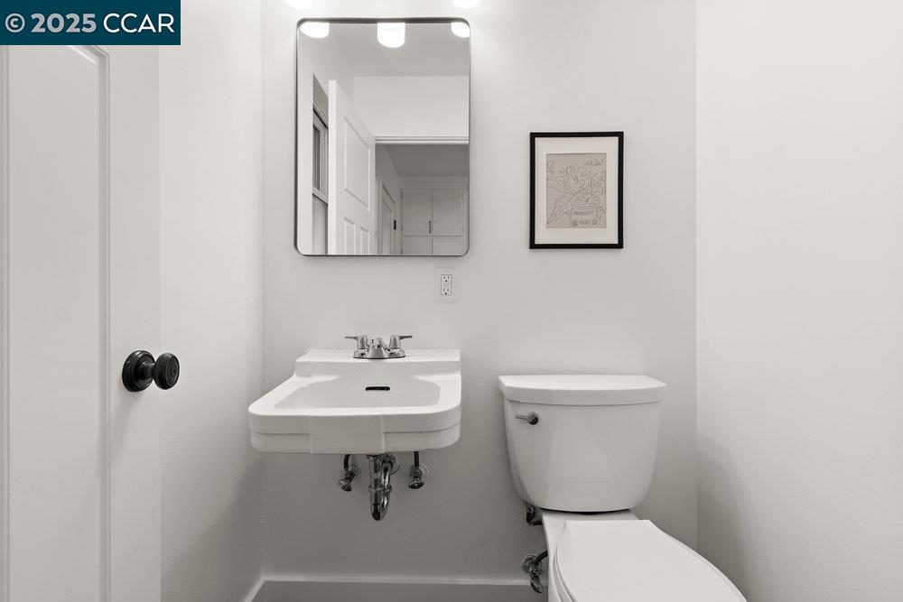 Detail Gallery Image 28 of 35 For 1071 Serrano Ct, Lafayette,  CA 94549 - 4 Beds | 2/2 Baths