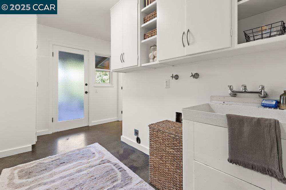 Detail Gallery Image 29 of 35 For 1071 Serrano Ct, Lafayette,  CA 94549 - 4 Beds | 2/2 Baths