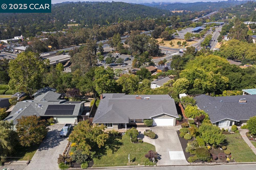 Detail Gallery Image 32 of 35 For 1071 Serrano Ct, Lafayette,  CA 94549 - 4 Beds | 2/2 Baths