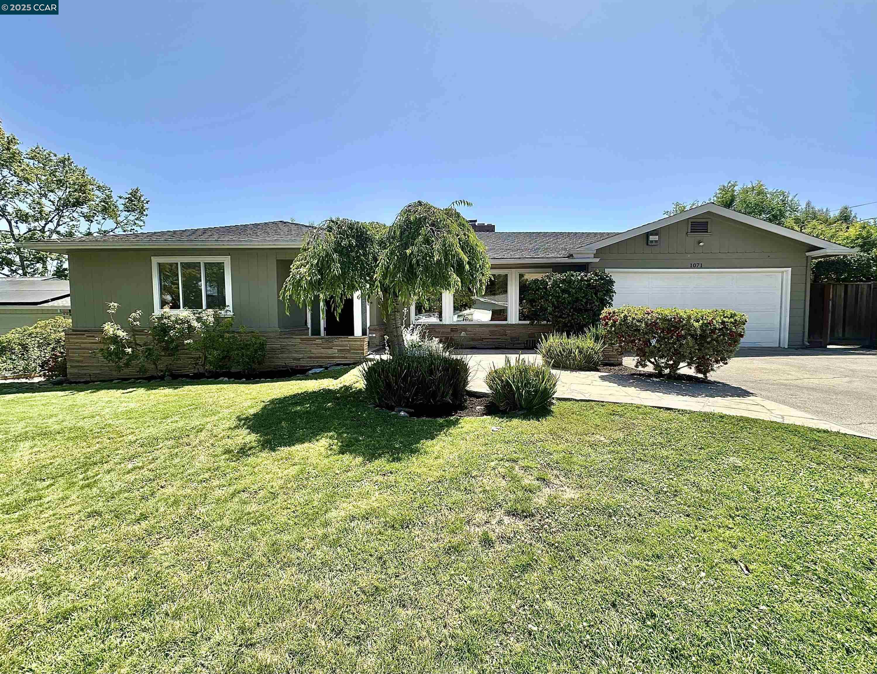Detail Gallery Image 34 of 35 For 1071 Serrano Ct, Lafayette,  CA 94549 - 4 Beds | 2/2 Baths