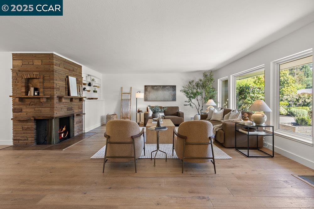 Detail Gallery Image 5 of 35 For 1071 Serrano Ct, Lafayette,  CA 94549 - 4 Beds | 2/2 Baths