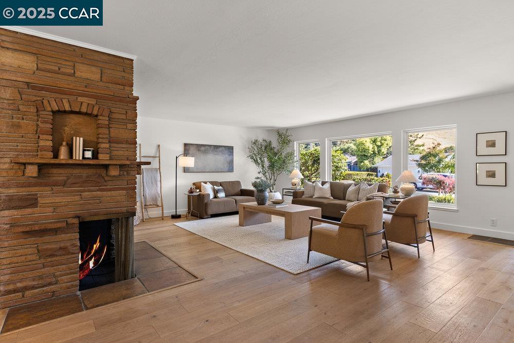Detail Gallery Image 7 of 35 For 1071 Serrano Ct, Lafayette,  CA 94549 - 4 Beds | 2/2 Baths