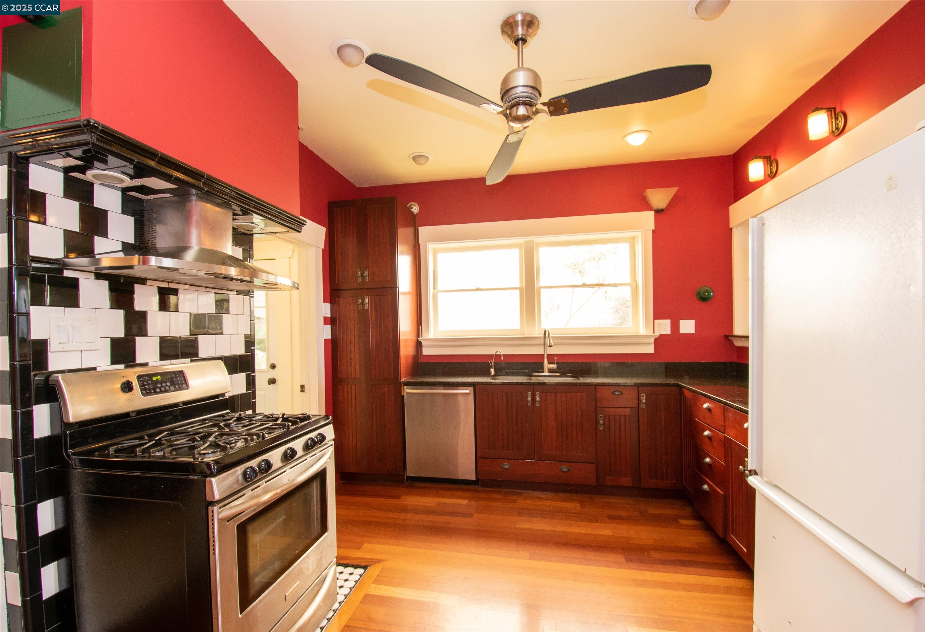 Detail Gallery Image 11 of 18 For 246 Bemis St, San Francisco,  CA 94131 - – Beds | – Baths