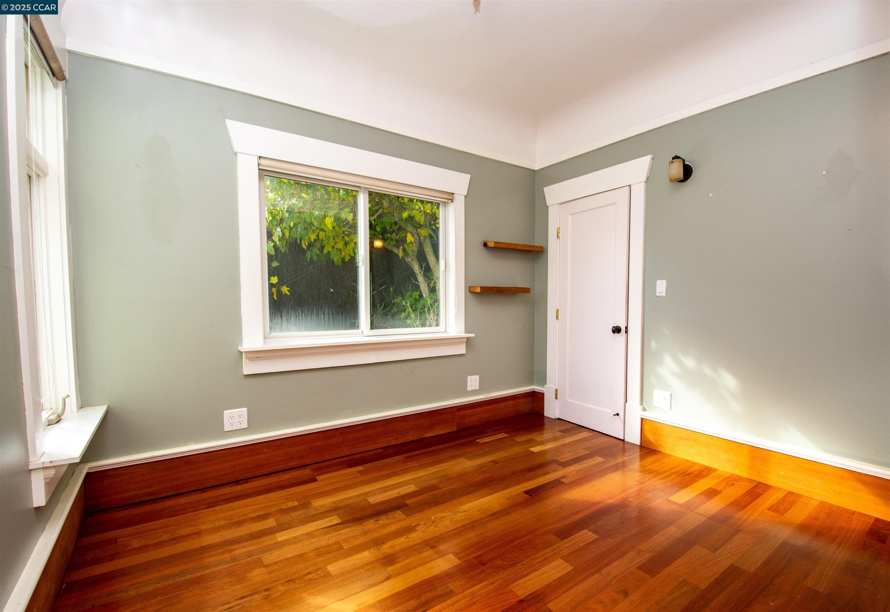 Detail Gallery Image 4 of 18 For 246 Bemis St, San Francisco,  CA 94131 - – Beds | – Baths