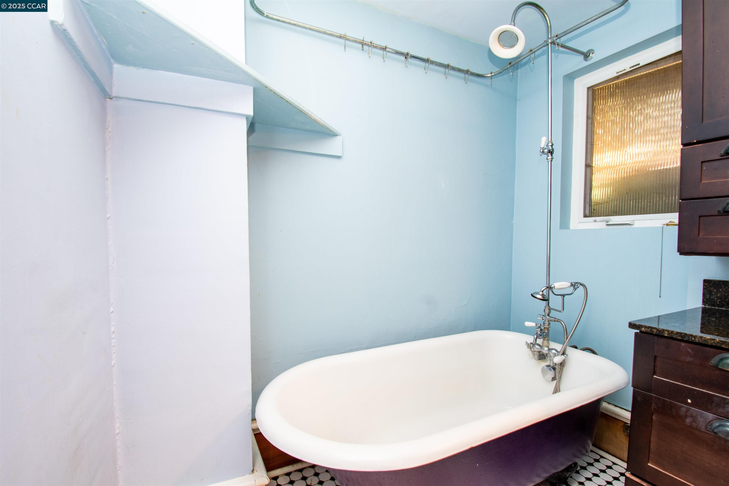 Detail Gallery Image 10 of 18 For 246 Bemis St, San Francisco,  CA 94131 - – Beds | – Baths
