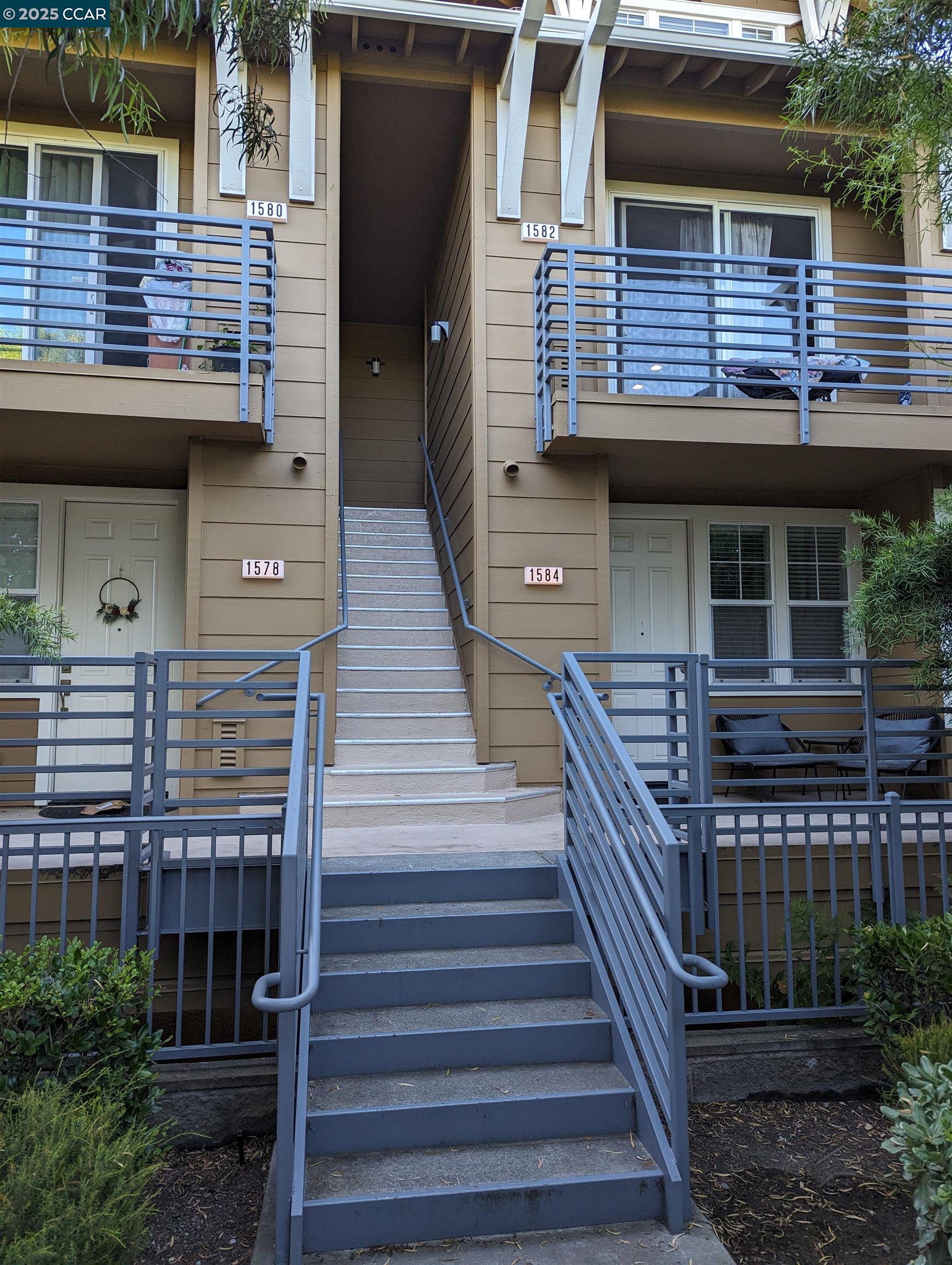 More Details about MLS # 41101328 : 1582 CHANDLER ST # 131
