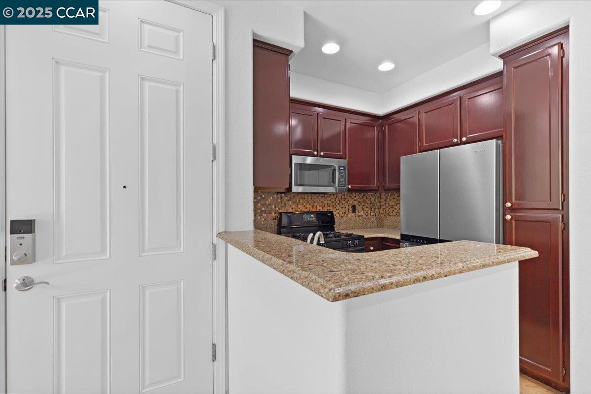 Detail Gallery Image 11 of 40 For 1582 Chandler St #131,  Oakland,  CA 94603 - 2 Beds | 2 Baths