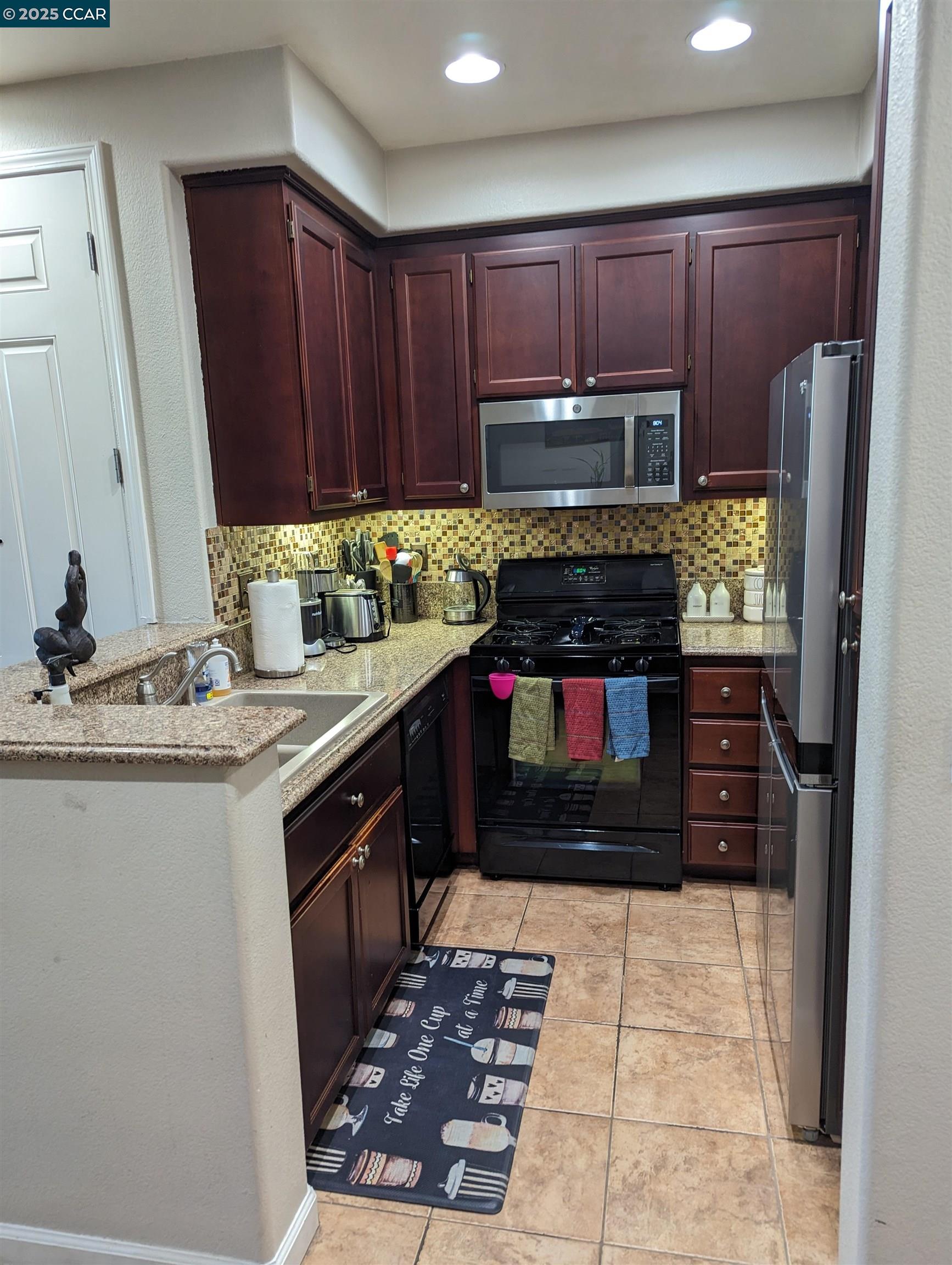 Photo #4: 41101328 Listing: Photo #4
