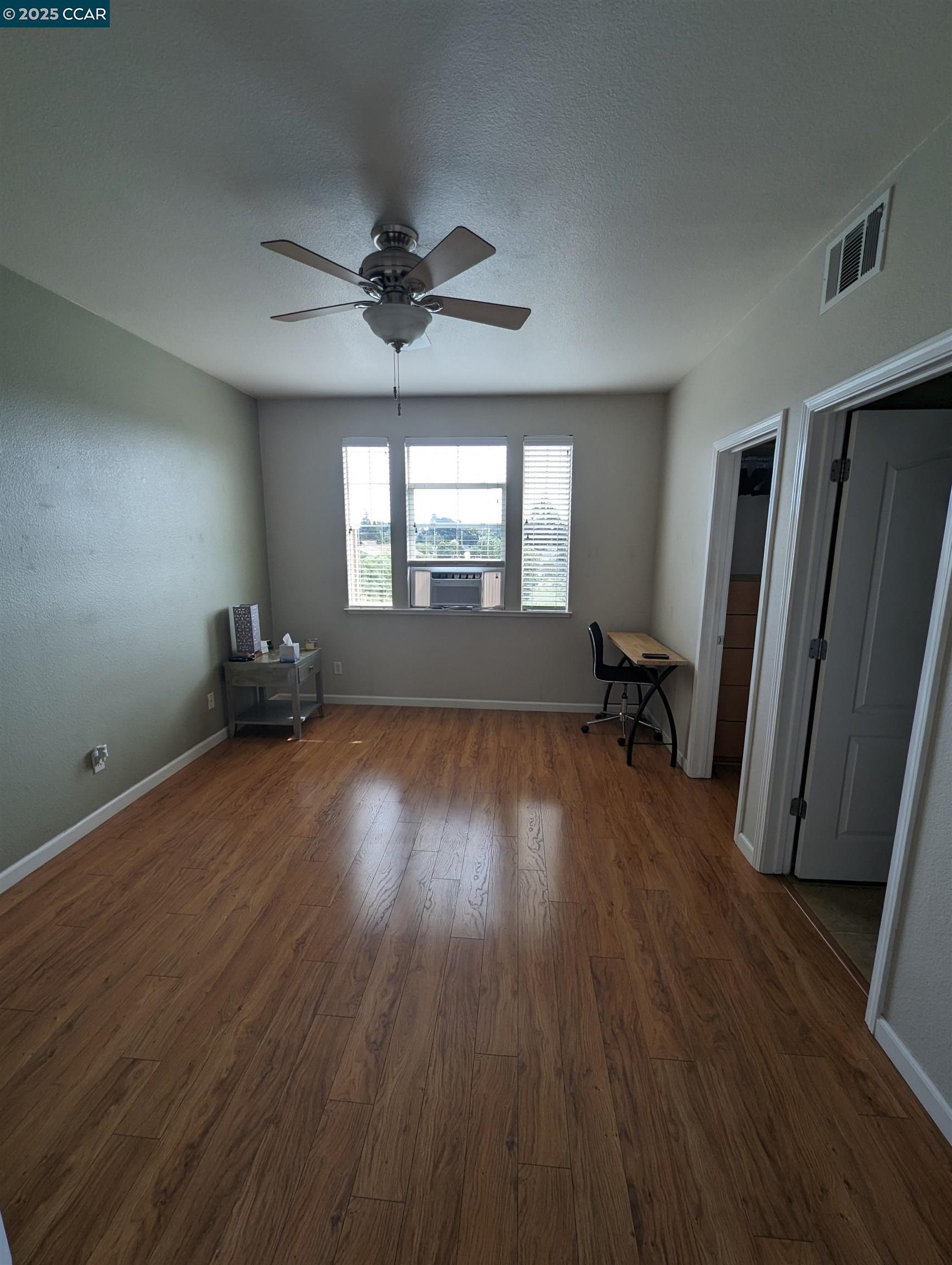 Photo #9: 41101328 Listing: Photo #9
