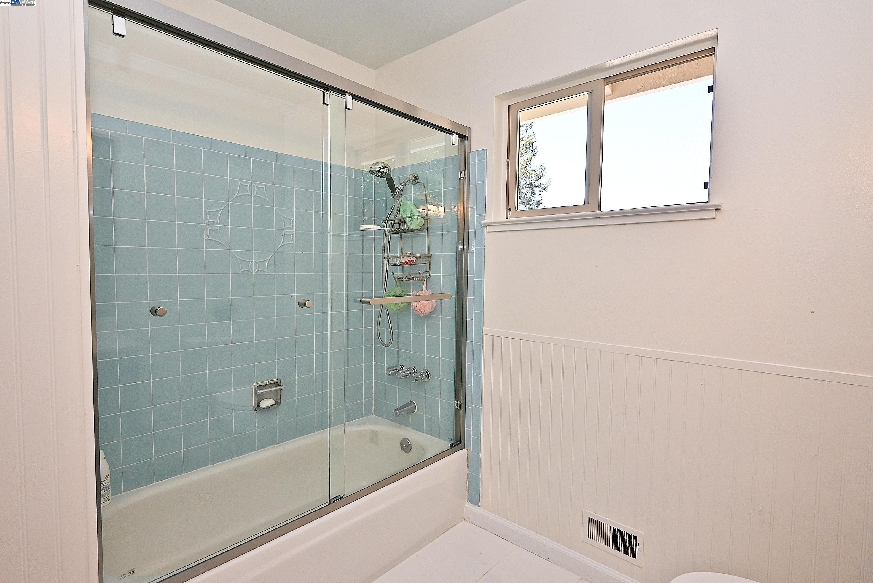 Detail Gallery Image 24 of 49 For 15 El Portal Ct, Clayton,  CA 94517 - 5 Beds | 2/1 Baths