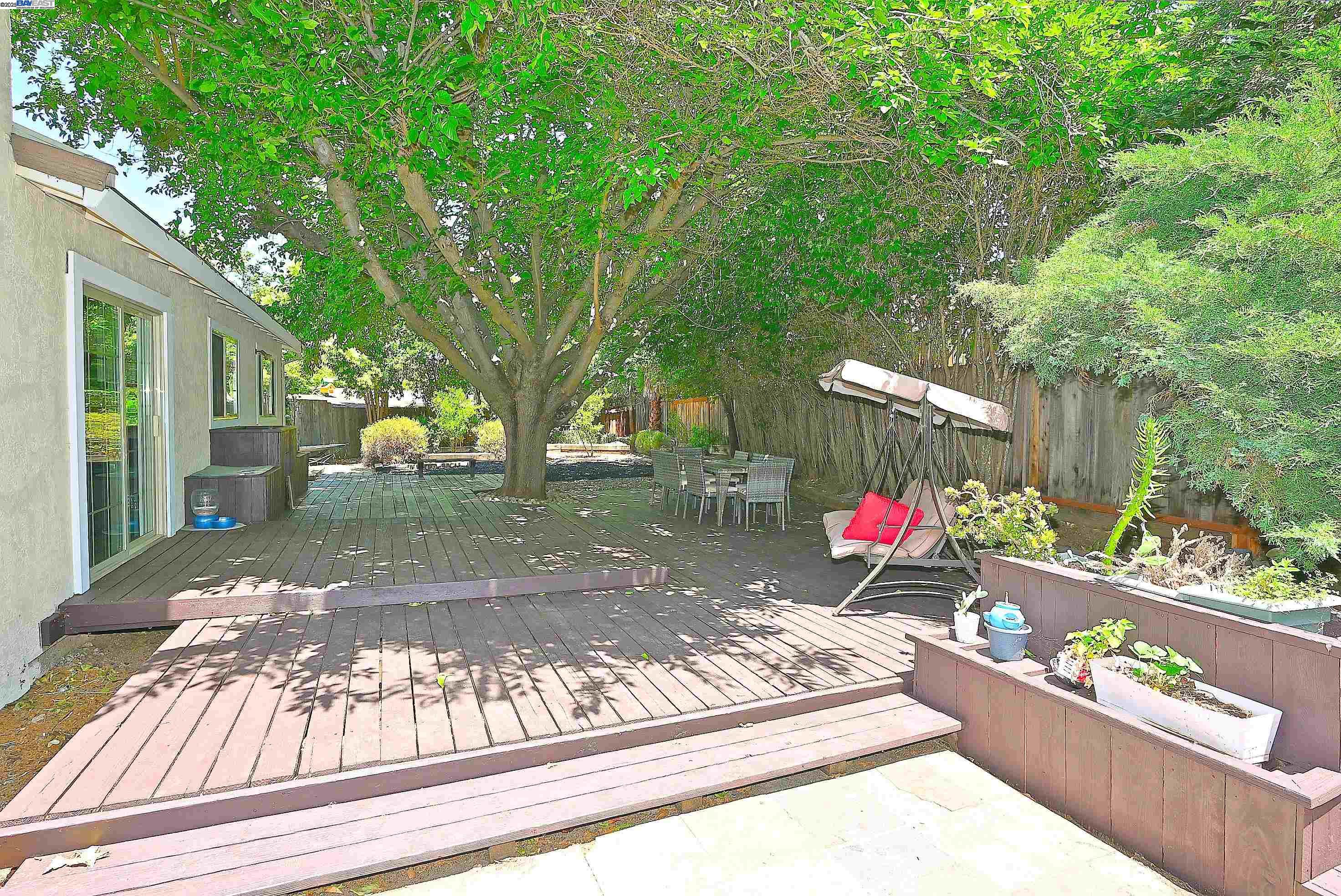 Detail Gallery Image 33 of 49 For 15 El Portal Ct, Clayton,  CA 94517 - 5 Beds | 2/1 Baths