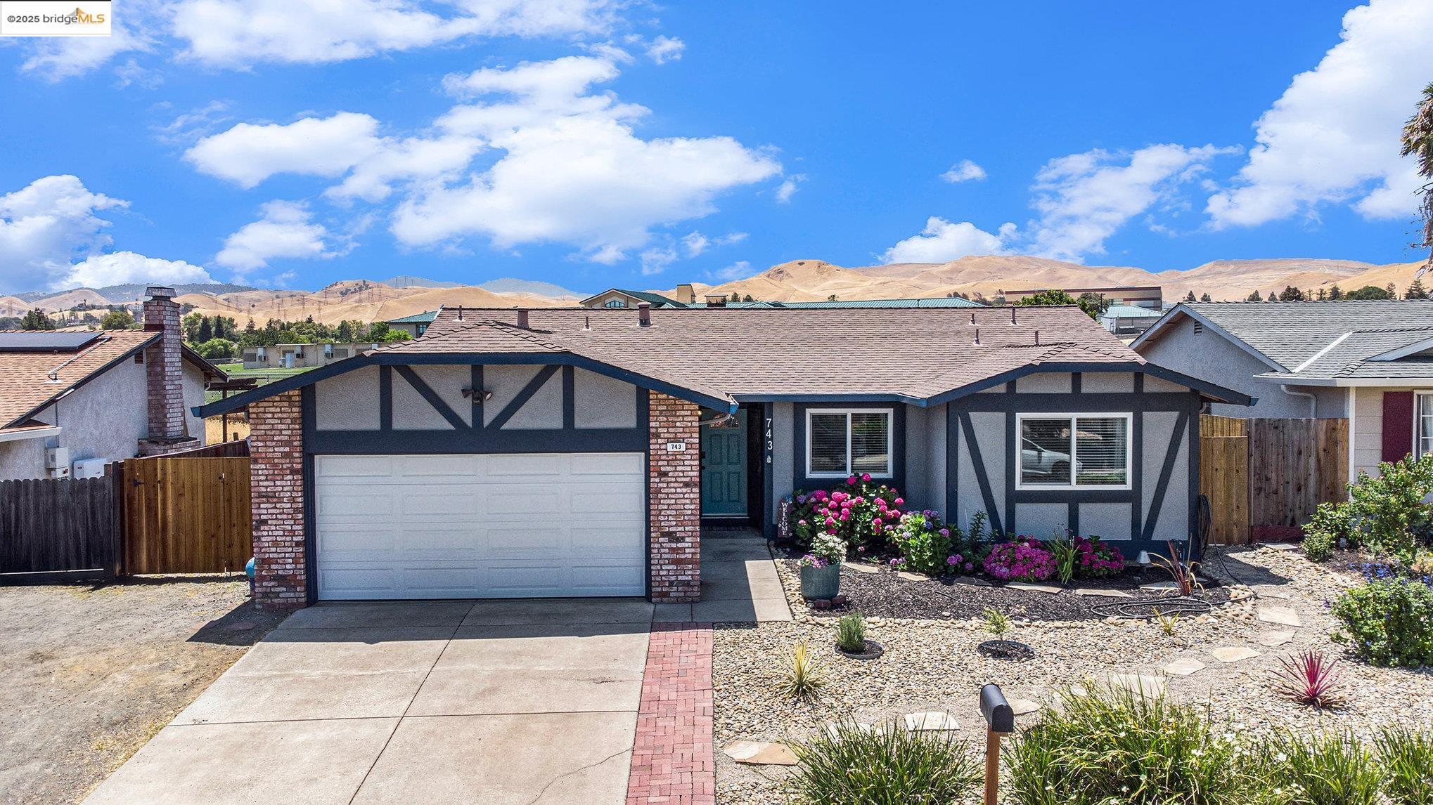Detail Gallery Image 2 of 28 For 743 Andrea Way, Pittsburg,  CA 94565 - 3 Beds | 2 Baths