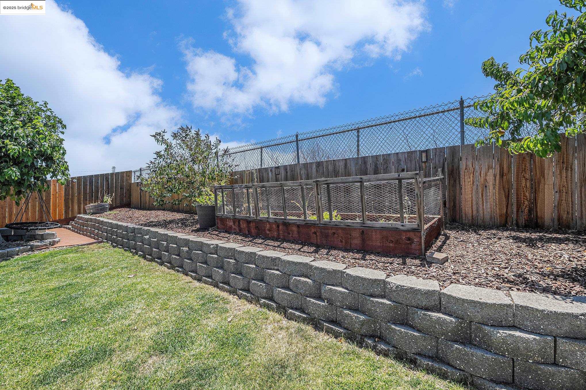 Detail Gallery Image 24 of 28 For 743 Andrea Way, Pittsburg,  CA 94565 - 3 Beds | 2 Baths