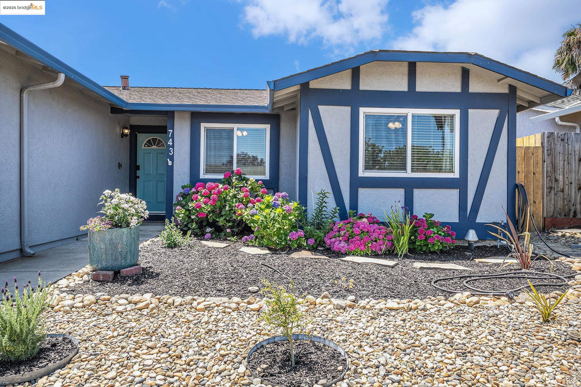 Detail Gallery Image 4 of 28 For 743 Andrea Way, Pittsburg,  CA 94565 - 3 Beds | 2 Baths