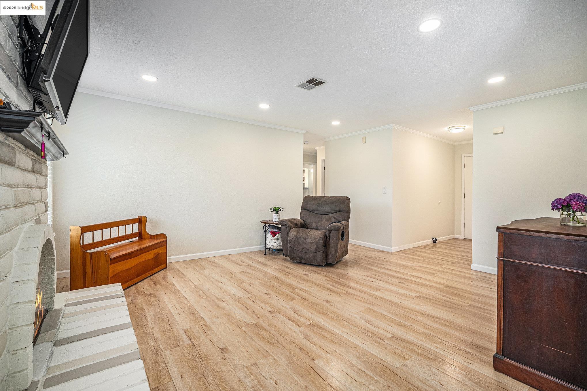 Detail Gallery Image 6 of 28 For 743 Andrea Way, Pittsburg,  CA 94565 - 3 Beds | 2 Baths