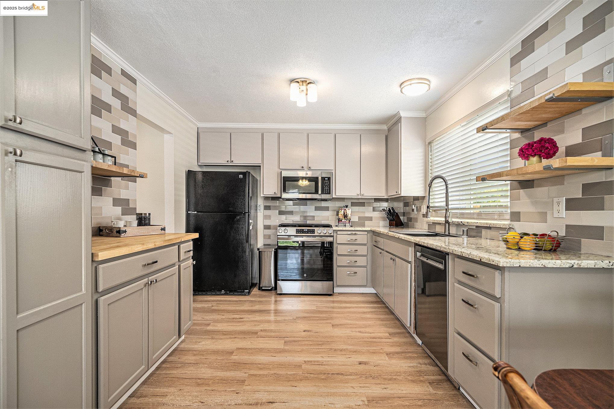 Detail Gallery Image 8 of 28 For 743 Andrea Way, Pittsburg,  CA 94565 - 3 Beds | 2 Baths