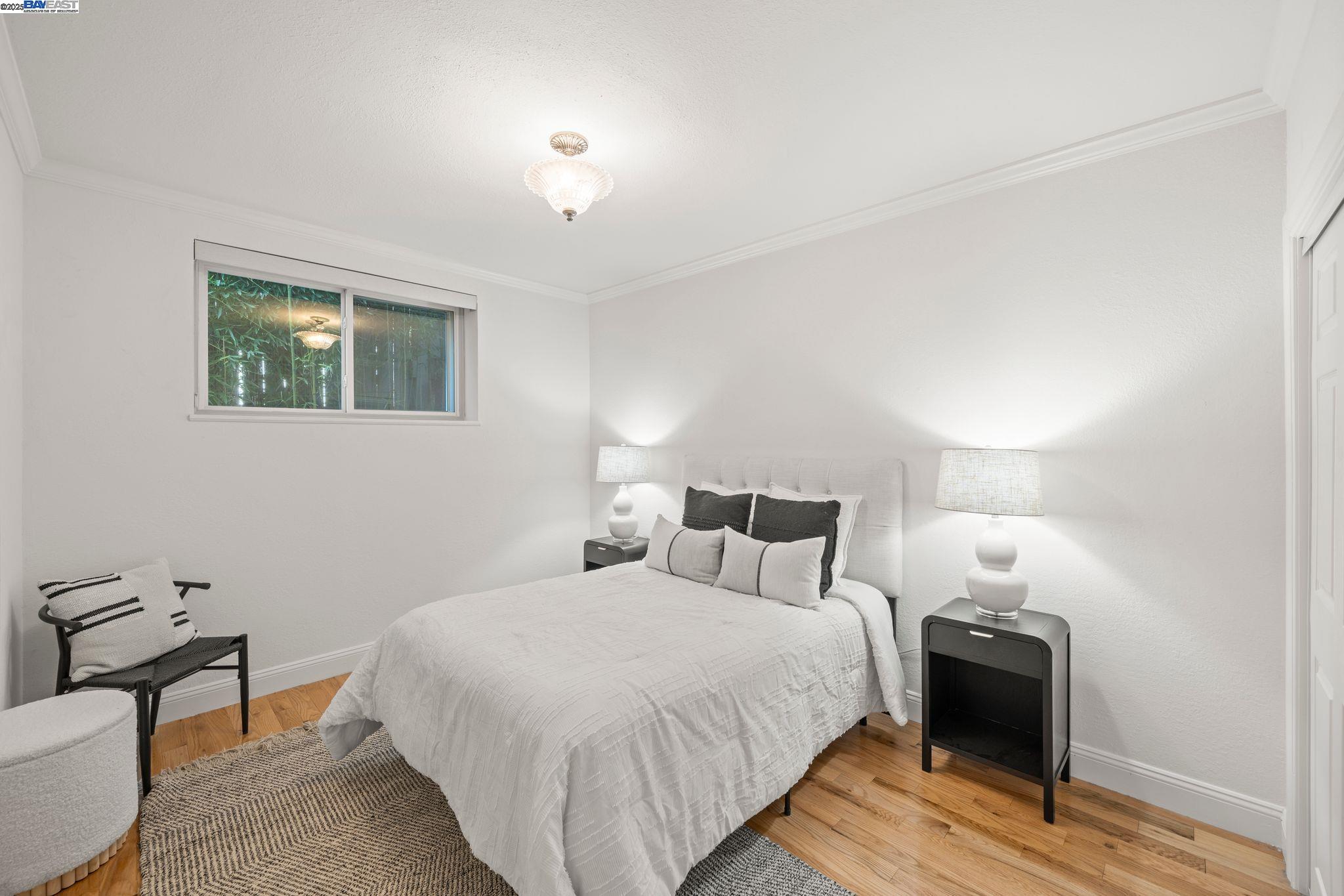 Detail Gallery Image 19 of 34 For 2215 Park Blvd, Oakland,  CA 94606 - 3 Beds | 2/1 Baths