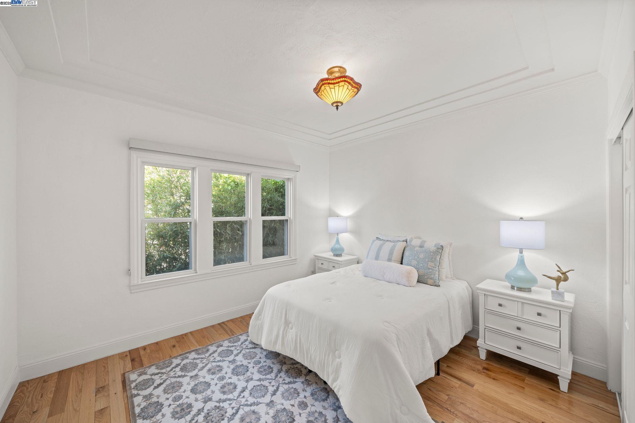 Detail Gallery Image 22 of 34 For 2215 Park Blvd, Oakland,  CA 94606 - 3 Beds | 2/1 Baths