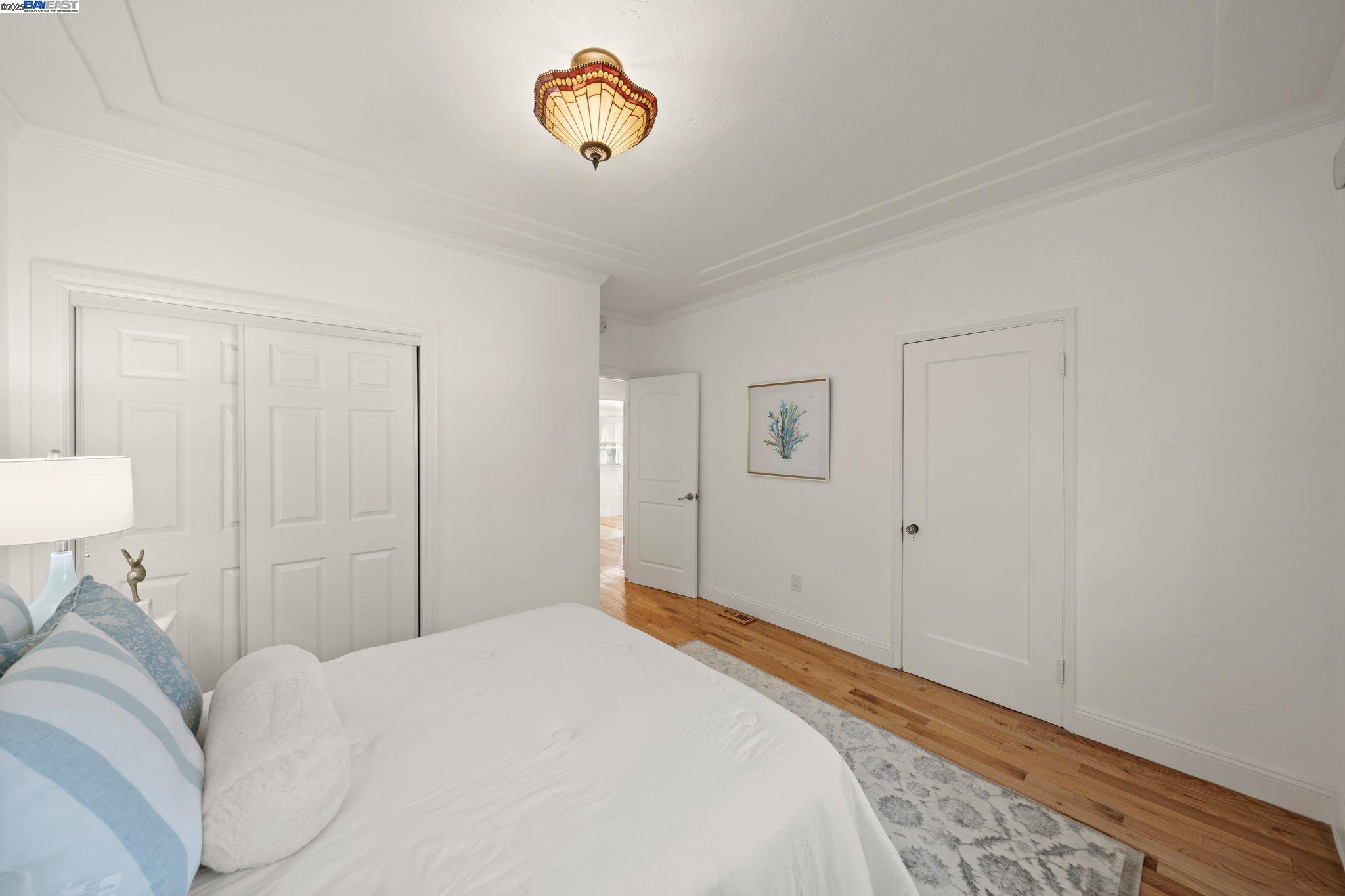 Detail Gallery Image 23 of 34 For 2215 Park Blvd, Oakland,  CA 94606 - 3 Beds | 2/1 Baths