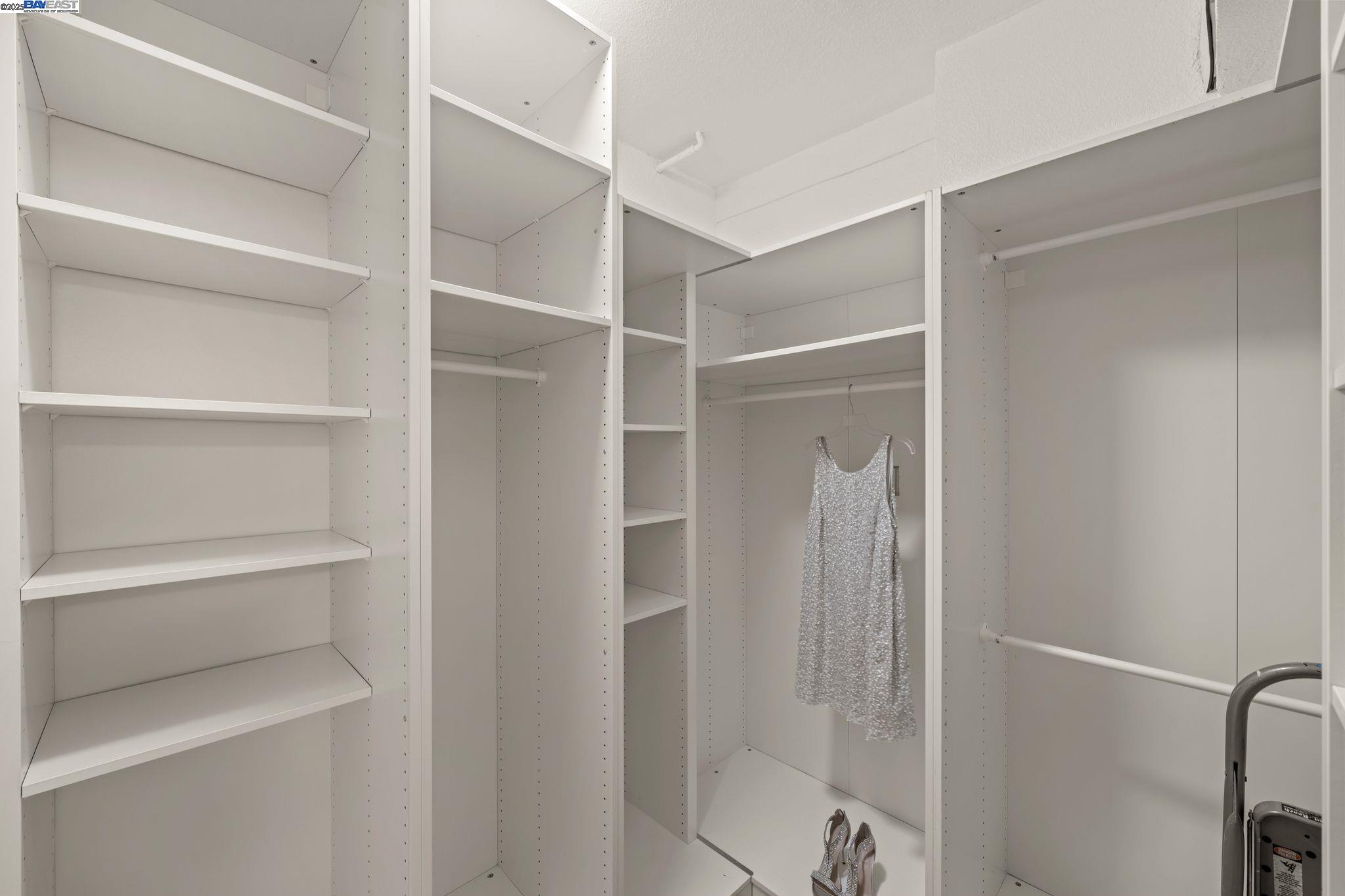Detail Gallery Image 25 of 34 For 2215 Park Blvd, Oakland,  CA 94606 - 3 Beds | 2/1 Baths